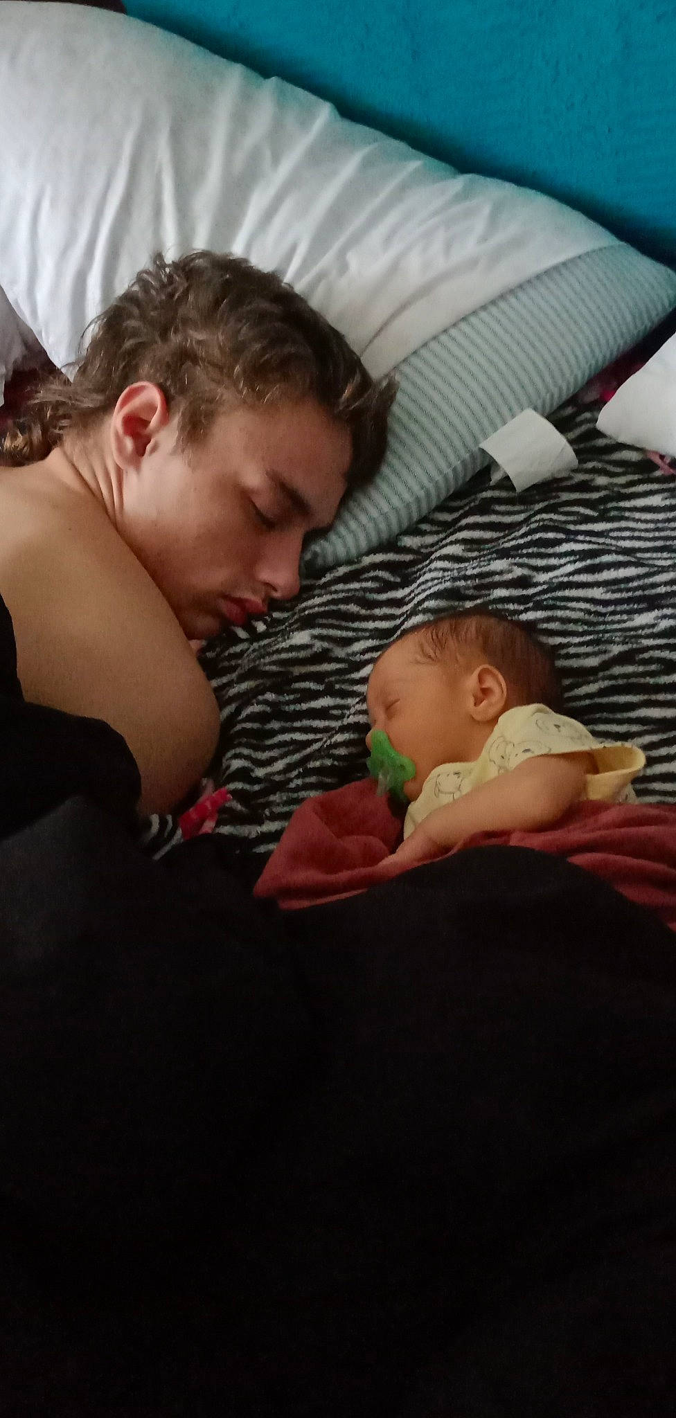 Josephine is registered to the contest to win money with this photo: baby, baby_products, bed, bedding, bedtime, blanket, child, comfort, couch, flesh, fun, gesture, linens, nap, person, pillow, room, sitting, sleep, t_shirt