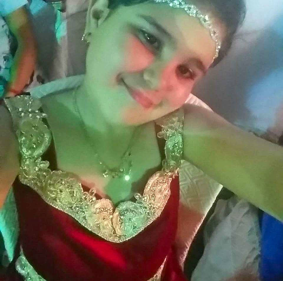 Sabrine a rejoint le concours — aidez-le/la à gagner de superbes lots ! abdomen, eye, face, fun, girl, green, head, human_hair_color, joy, lip, mouth, neck, person, selfie, smile, trunk