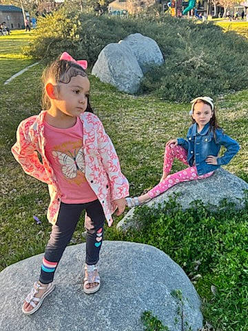 Breeley is registered to the contest to win money with this photo: beauty, blurred, botany, child, community, event, fun, garden, grass, headwear, landscape, leaf, leisure, people_in_nature, person, plant, recreation, rock, snapshot, soil