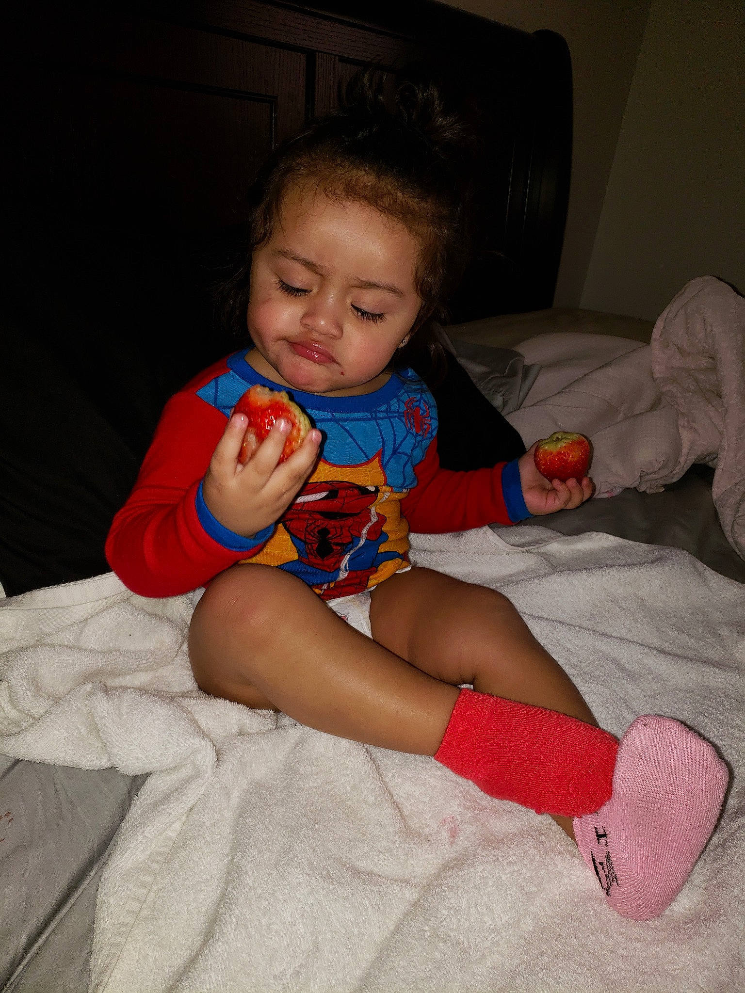 Ana'Leia joined the competition — help win amazing prizes! arm, baby, child, fictional_character, finger, fun, leg, person, play, sitting, skin, smile, toddler, vacation