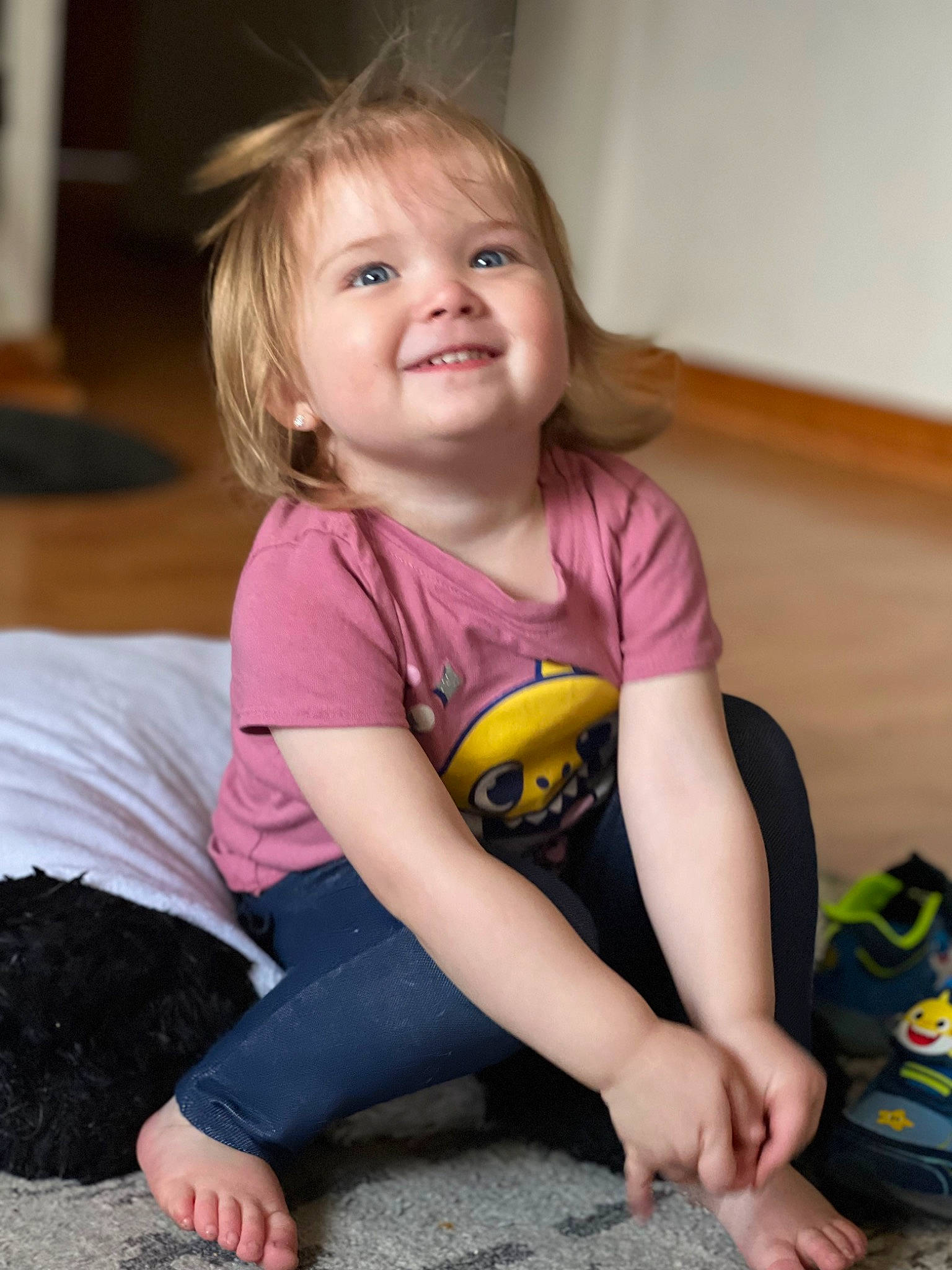 Avalynn is registered to the contest to win money with this photo: cheek, chin, face, facial_expression, hair, hairstyle, happy, head, iris, joint, joy, knee, mammal, mouth, neck, person, shoe, shoulder, skin, sleeve