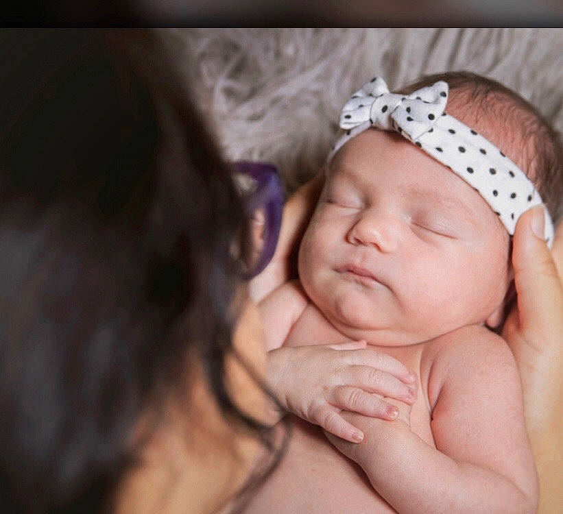 Zylah is registered to the contest to win money with this photo: baby, baby_sleeping, beauty, birth, cheek, child, eye, hair_accessory, hand, headgear, headpiece, headwear, lip, love, nose, person, photograph, pink, product, skin