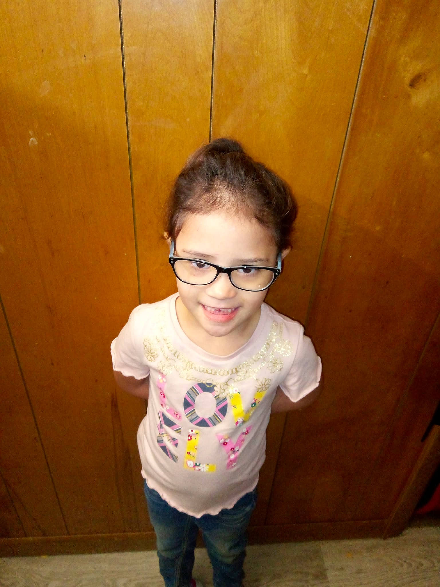 Makayla is registered to the contest to win money with this photo: cheek, chin, eye, eyewear, face, facial_expression, forehead, glasses, hair, hairstyle, happy, head, joy, nose, person, skin, sleeve, smile, sunglasses, vision_care