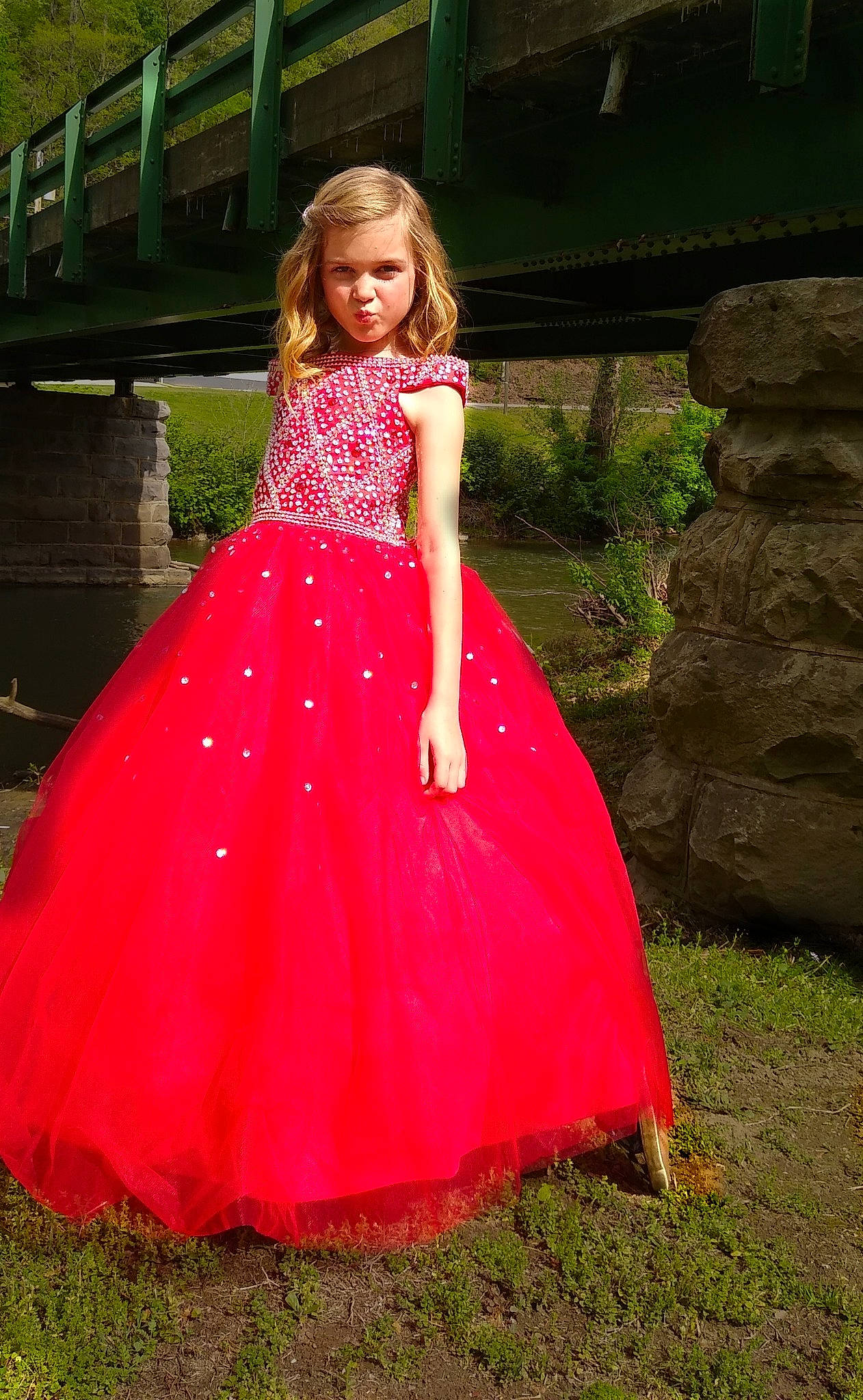 Tieara is registered to the contest to win money with this photo: bridal_party_dress, day_dress, dress, fashion_design, flash_photography, formal_wear, gown, grass, happy, leisure, magenta, one_piece_garment, people_in_nature, person, pink, plant, ruffle, shoulder, sleeve, street_fashion