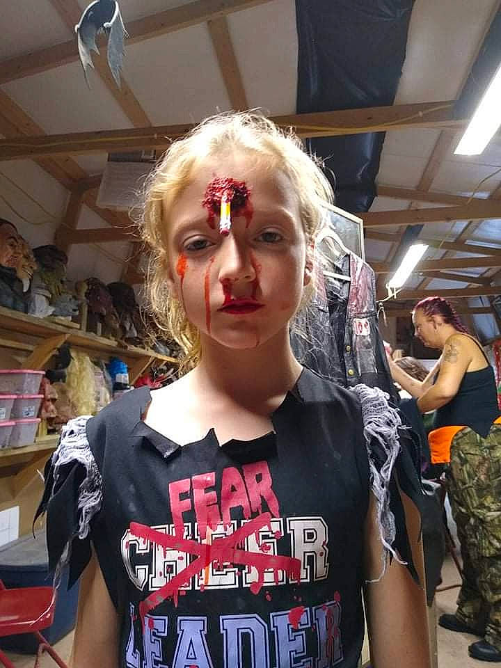 Kilea is registered to the contest to win money with this photo: backpack, chest, cool, costume, crowd, event, eyewear, fashion_design, fictional_character, flesh, fun, hair_coloring, jewellery, luggage_and_bags, necklace, person, sleeve, street_fashion, t_shirt, top