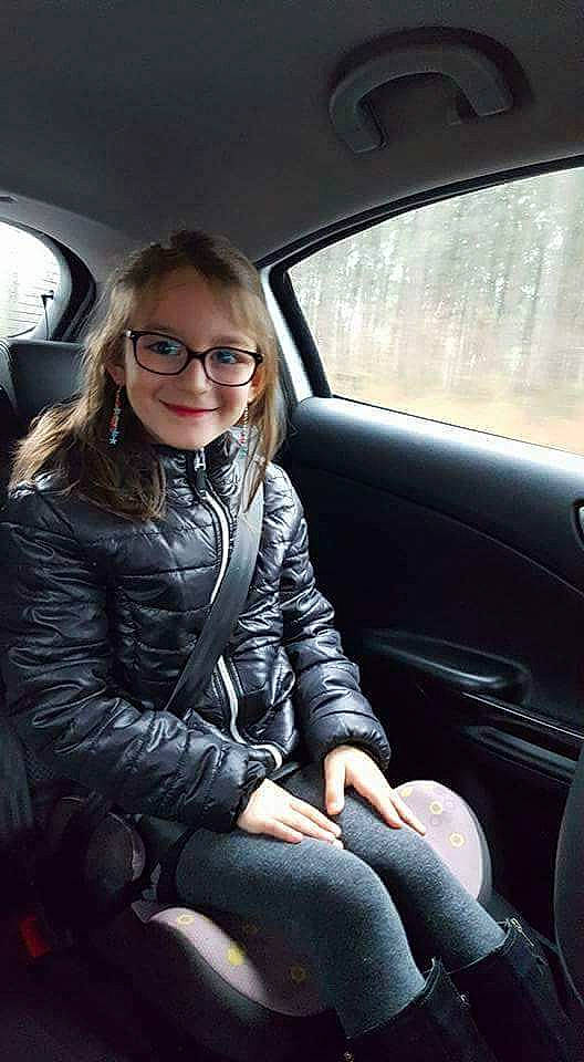 Leane a rejoint le concours — aidez-le/la à gagner de superbes lots ! automotive_design, car, car_seat, city_car, driving, eyewear, family_car, fun, girl, glasses, joy, material, mid_size_car, motor_vehicle, person, sunglasses, vehicle, vehicle_door, vision_care