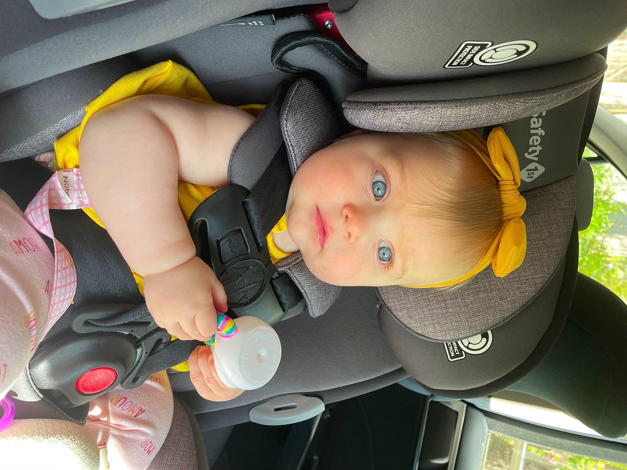 Elettra is registered to the contest to win money with this photo: auto_part, automotive_design, automotive_wheel_system, baby_carriage, baby_in_car_seat, baby_products, car, car_seat, car_seat_cover, comfort, family_car, head_restraint, motor_vehicle, person, personal_luxury_car, personal_protective_equipment, seat_belt, steering_part, steering_wheel, toddler