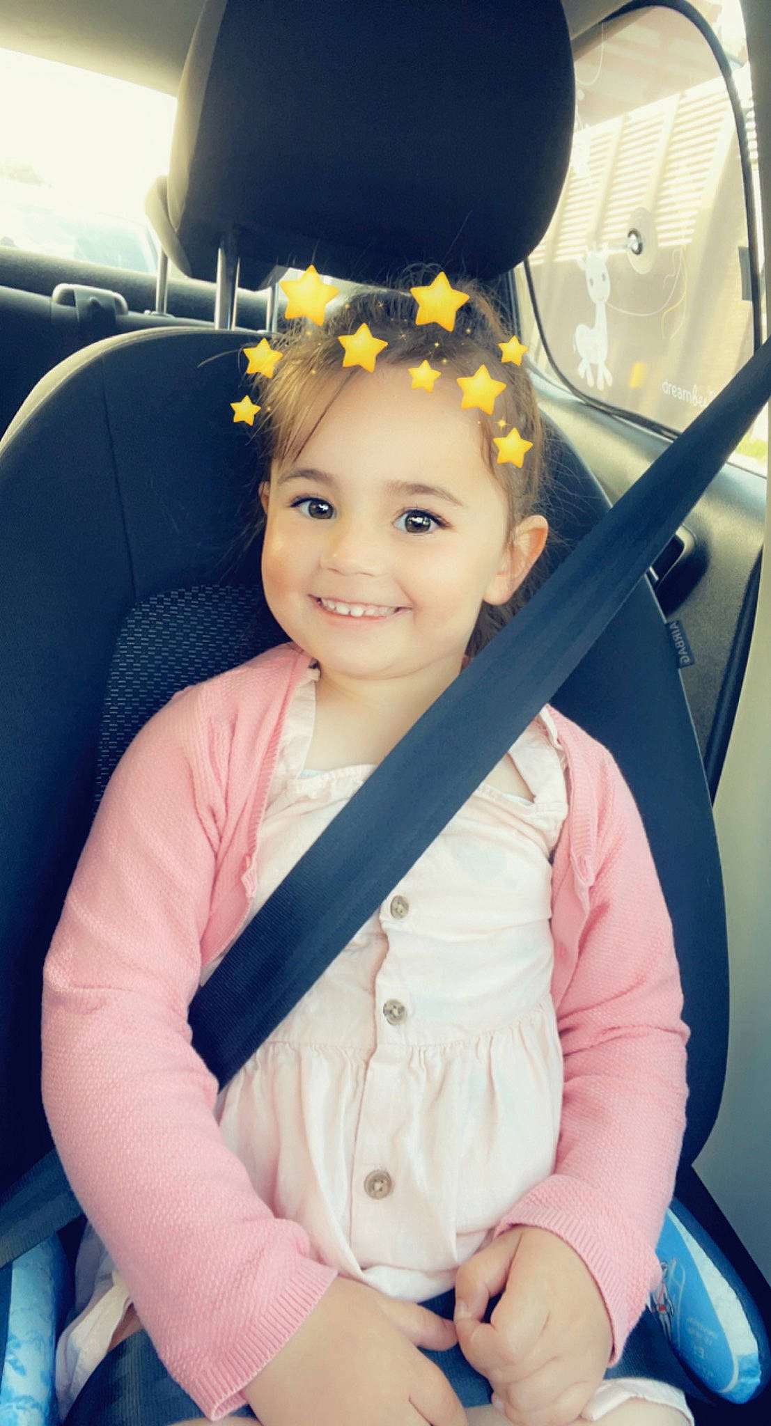 Lyana a rejoint le concours — aidez-le/la à gagner de superbes lots ! auto_part, automotive_design, baby_carriage, car_seat, comfort, cool, electric_blue, eye, eyebrow, face, flash_photography, flower, hair, happy, head, iris, joy, person, skin, smile