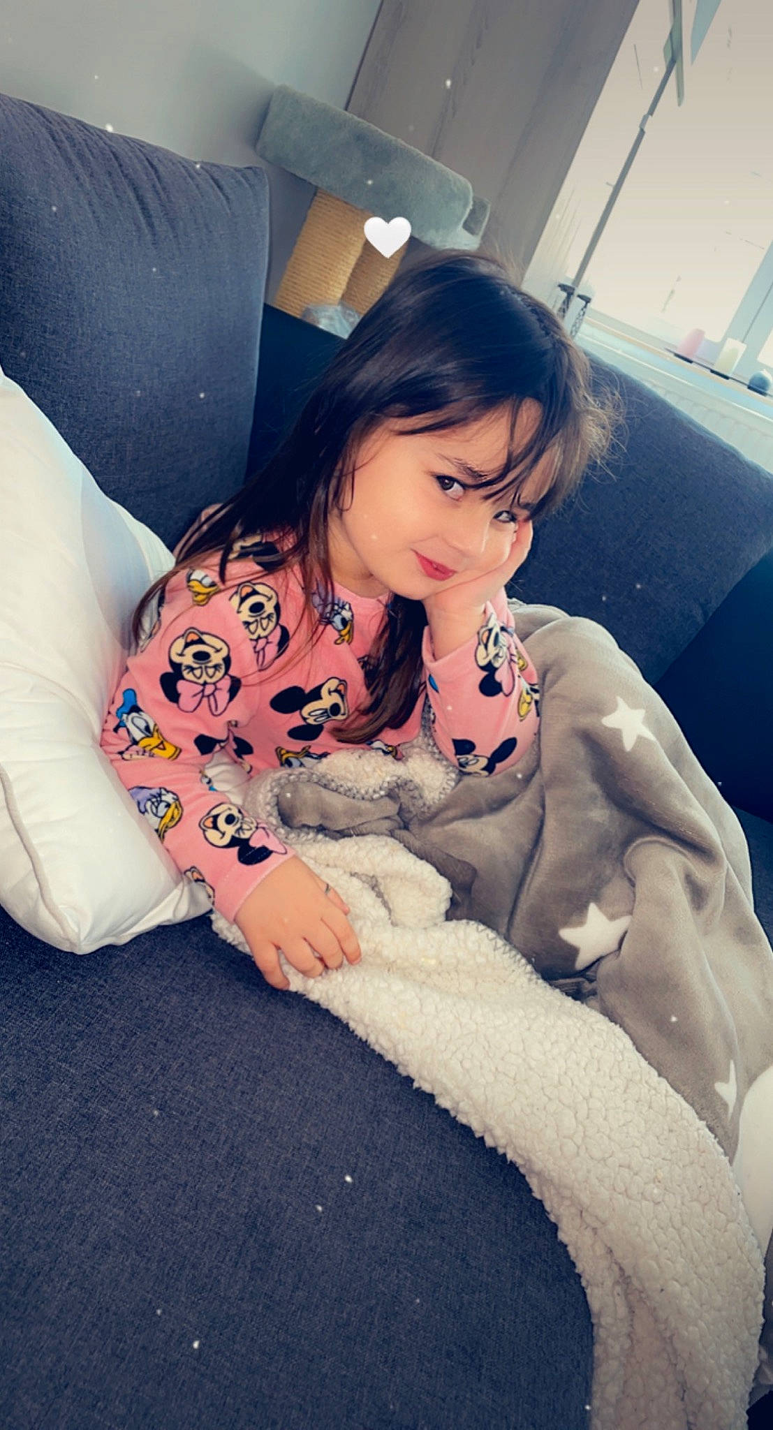 Lyana a rejoint le concours — aidez-le/la à gagner de superbes lots ! black_hair, comfort, elbow, eye, finger, hair, happy, head, joint, knee, lap, leg, long_hair, person, shoulder, skin, sleeve, textile, thigh, toy