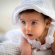 Laura is registered to the contest to win money with this photo: