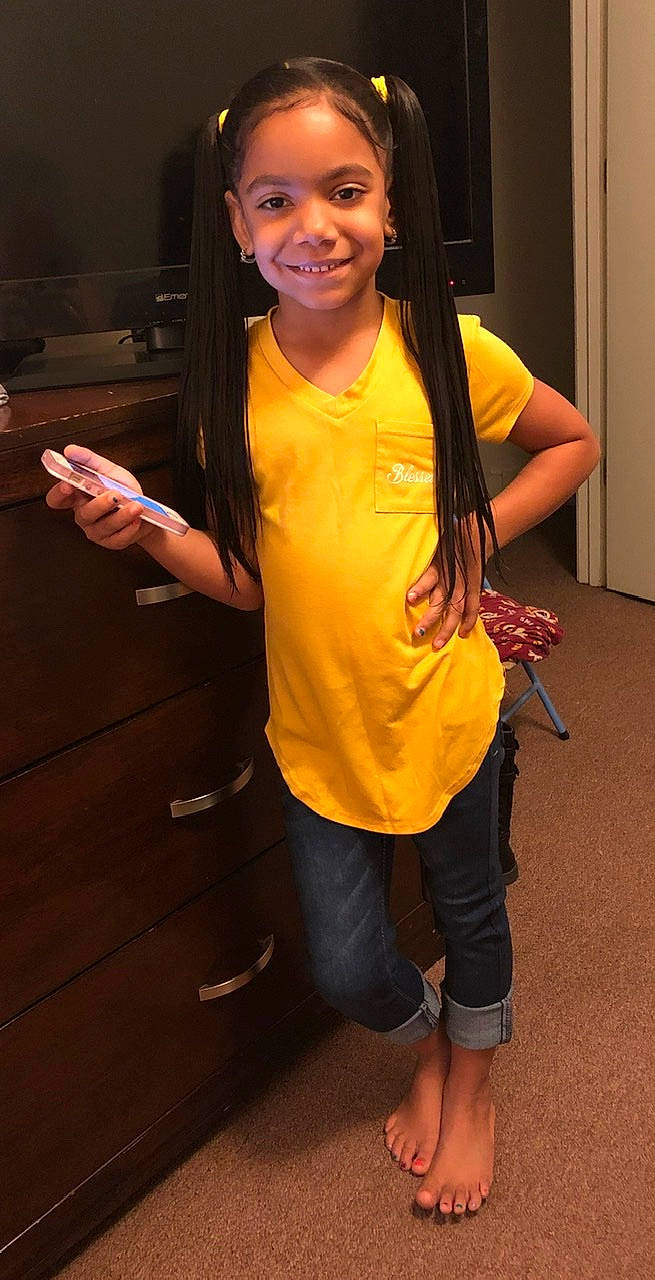 Aveah joined the competition — help win amazing prizes! arm, finger, fun, gesture, human_body, jeans, joint, joy, long_hair, person, shoulder, smile, t_shirt, thumb, yellow