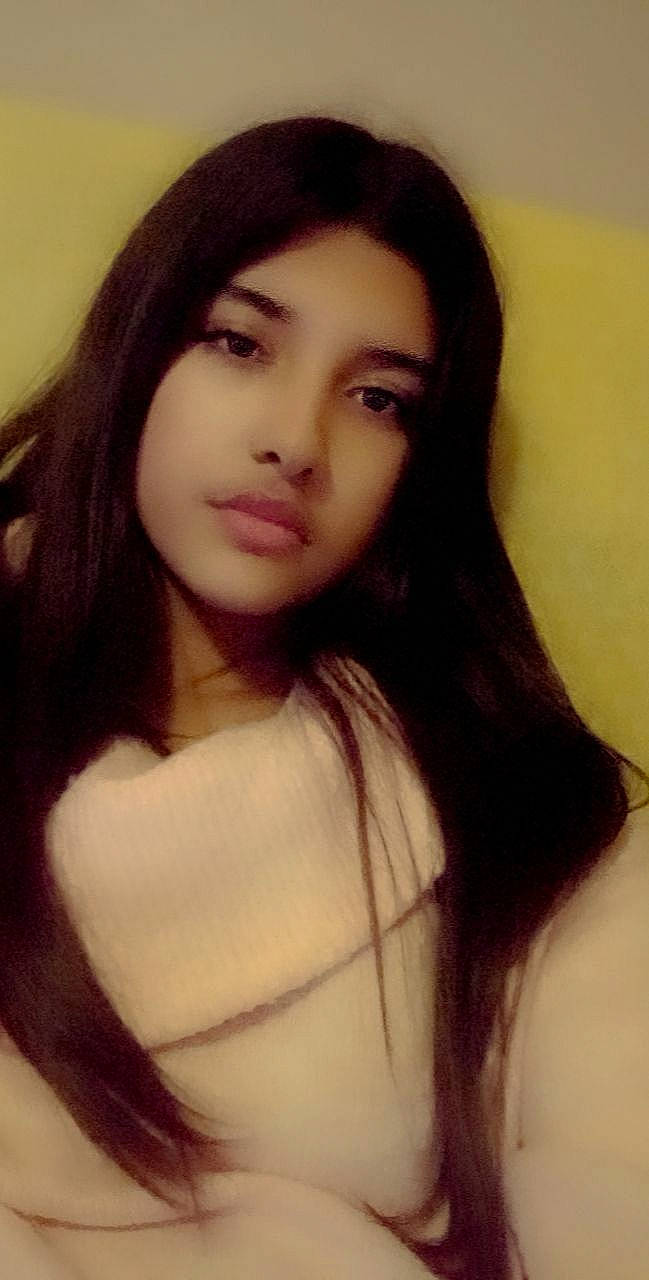 Sarah participe au concours pour gagner de l'argent avec cette photo : black_hair, cheek, chin, cool, eyebrow, eyelash, flash_photography, forehead, happy, iris, jaw, layered_hair, lip, lipstick, mouth, neck, nose, person, selfie, shoulder