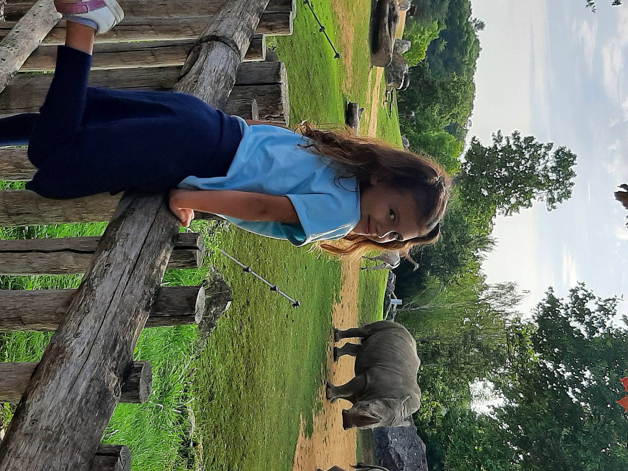 Iliana participe au concours pour gagner de l'argent avec cette photo : cloud, elbow, fun, grass, green, happy, human_leg, joy, landscape, leisure, nature, people_in_nature, person, plant, sky, spring, thigh, travel, tree, trunk