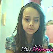 Kenza participe au concours pour gagner de l'argent avec cette photo :