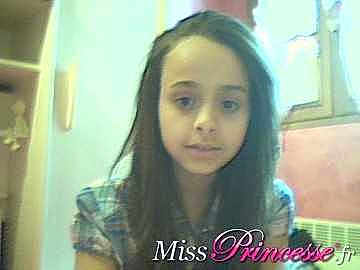 Kenza participe au concours pour gagner de l'argent avec cette photo :