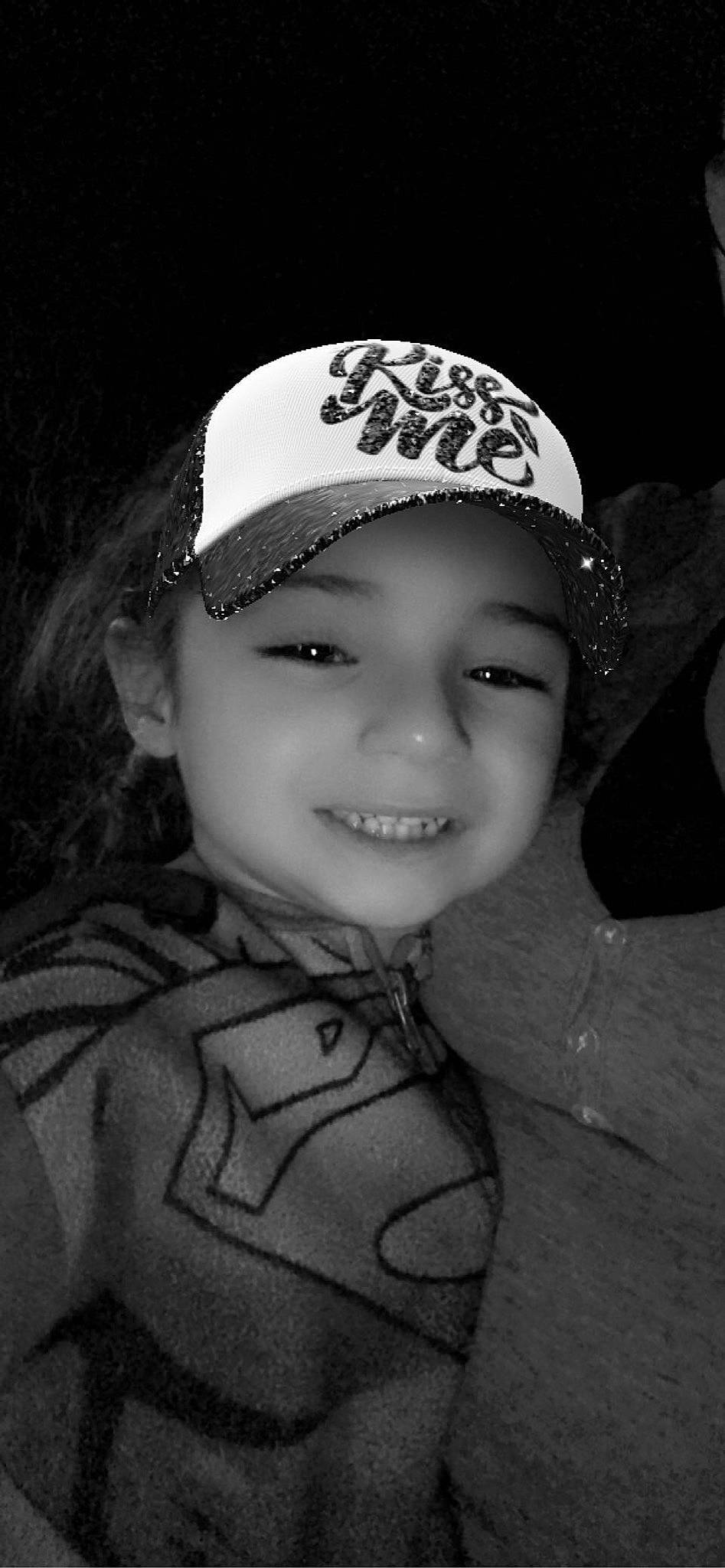 Djalil participe au concours pour gagner de l'argent avec cette photo : baseball_cap, beanie, bonnet, cap, cheek, child, eyebrow, eyelash, fashion_accessory, flash_photography, fun, happy, headwear, iris, joy, lip, monochrome, monochrome_photography, person, personal_protective_equipment