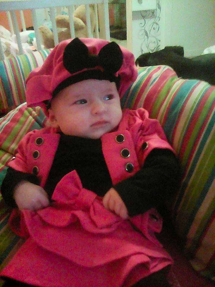 Alyson a rejoint le concours — aidez-le/la à gagner de superbes lots ! child, day, girl, hair_accessory, headgear, infant, person, pink, product, skin, smile, textile, toddler