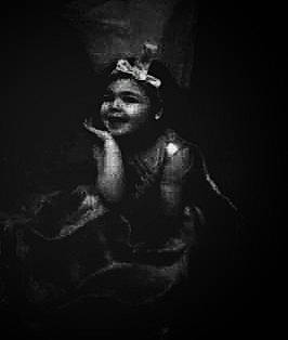 Jade participe au concours pour gagner de l'argent avec cette photo : abdomen, art, artist, barechested, chest, darkness, entertainment, event, flash_photography, joy, metal, midnight, monochrome, monochrome_photography, night, painting, performing_arts, person, smile, still_life_photography