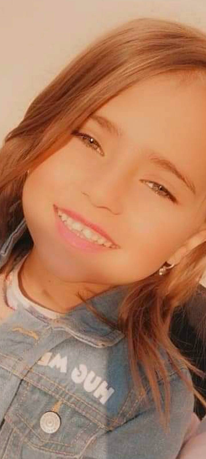 Lirina a rejoint le concours — aidez-le/la à gagner de superbes lots ! black_hair, cheek, chin, eye, eyebrow, eyelash, flash_photography, forehead, happy, iris, jaw, joy, layered_hair, lip, long_hair, makeover, mouth, nose, person, skin