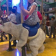 Leandra is registered to the contest to win money with this photo: