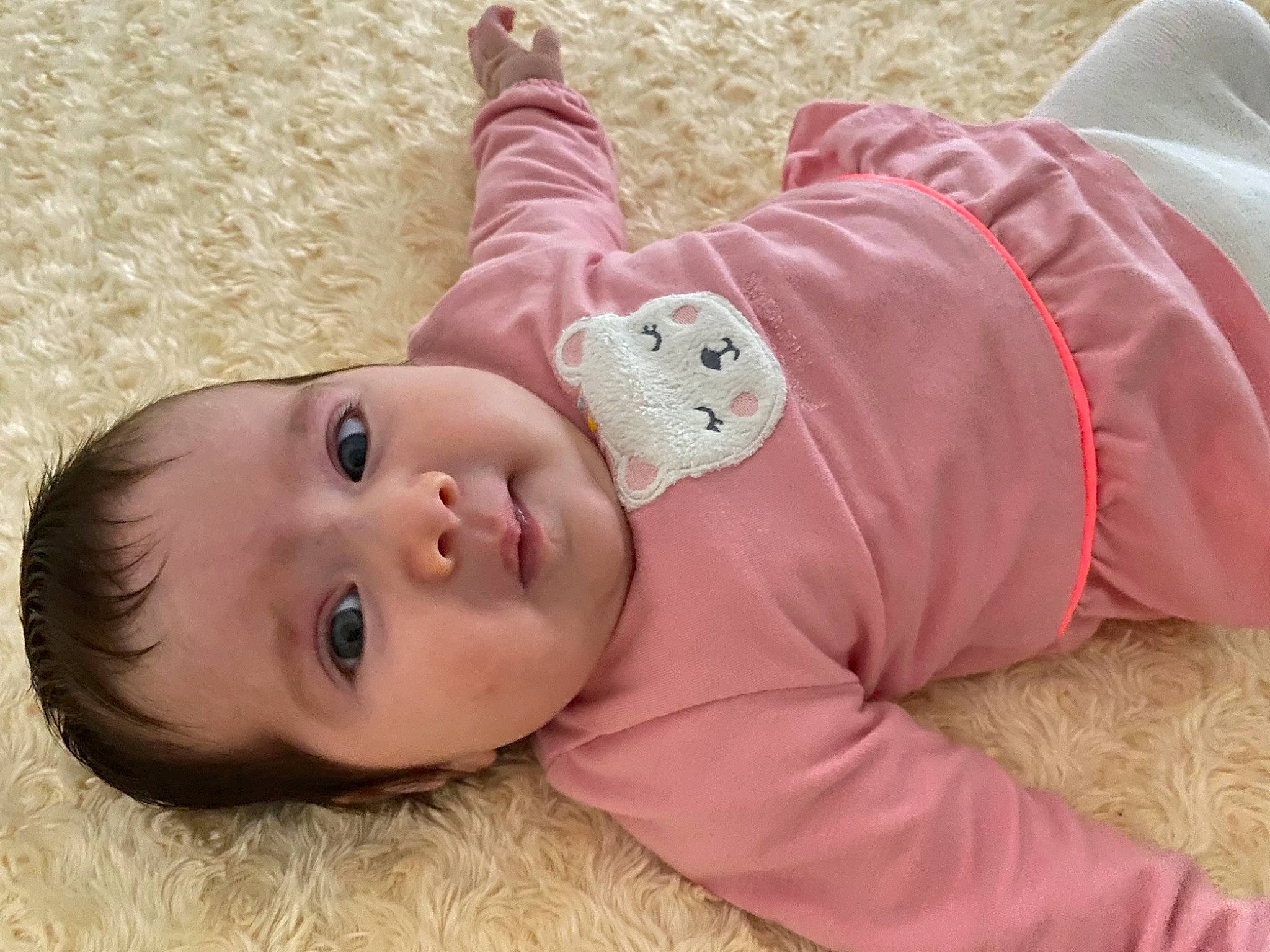 Emma a rejoint le concours — aidez-le/la à gagner de superbes lots ! baby, baby_products, baby_sleeping, baby_toddler_clothing, cheek, child, comfort, fur, grass, happy, head, headgear, linens, nose, person, skin, sleeve, textile, toddler, vertebrate