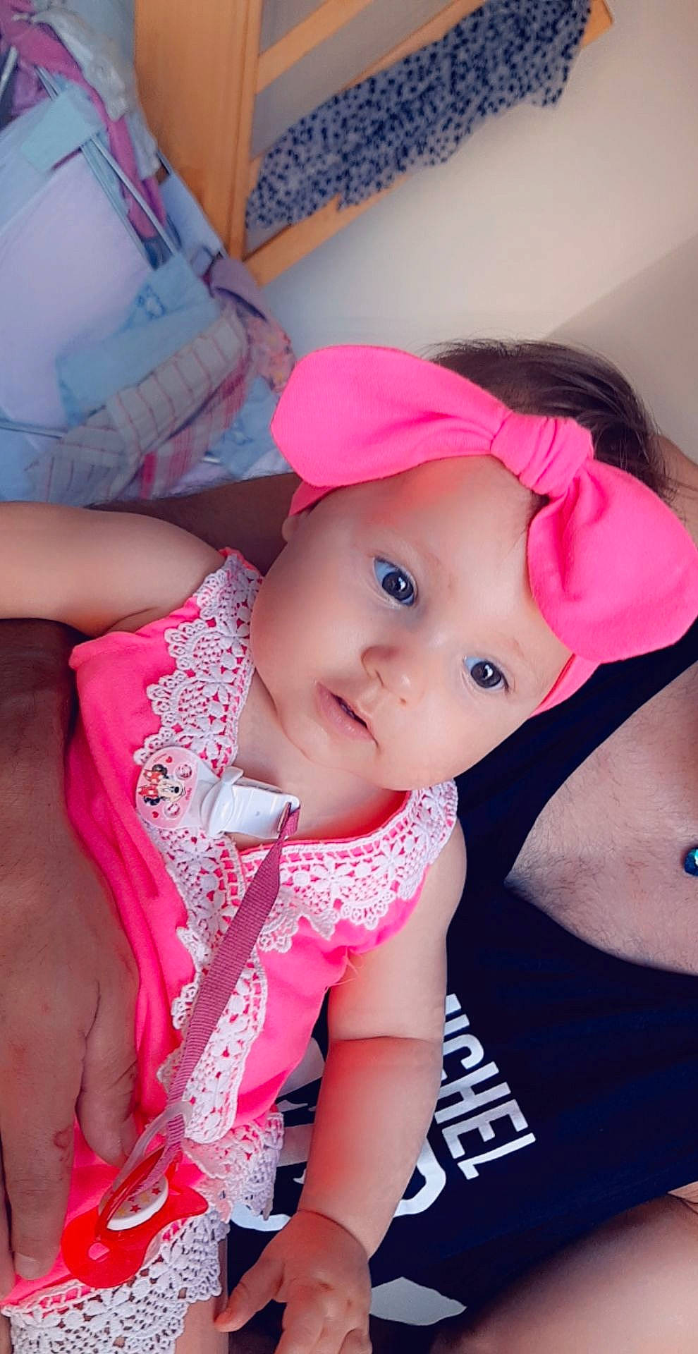 Inaya participe au concours pour gagner de l'argent avec cette photo : baby, beauty, cheek, child, headgear, person, pink, skin, toddler