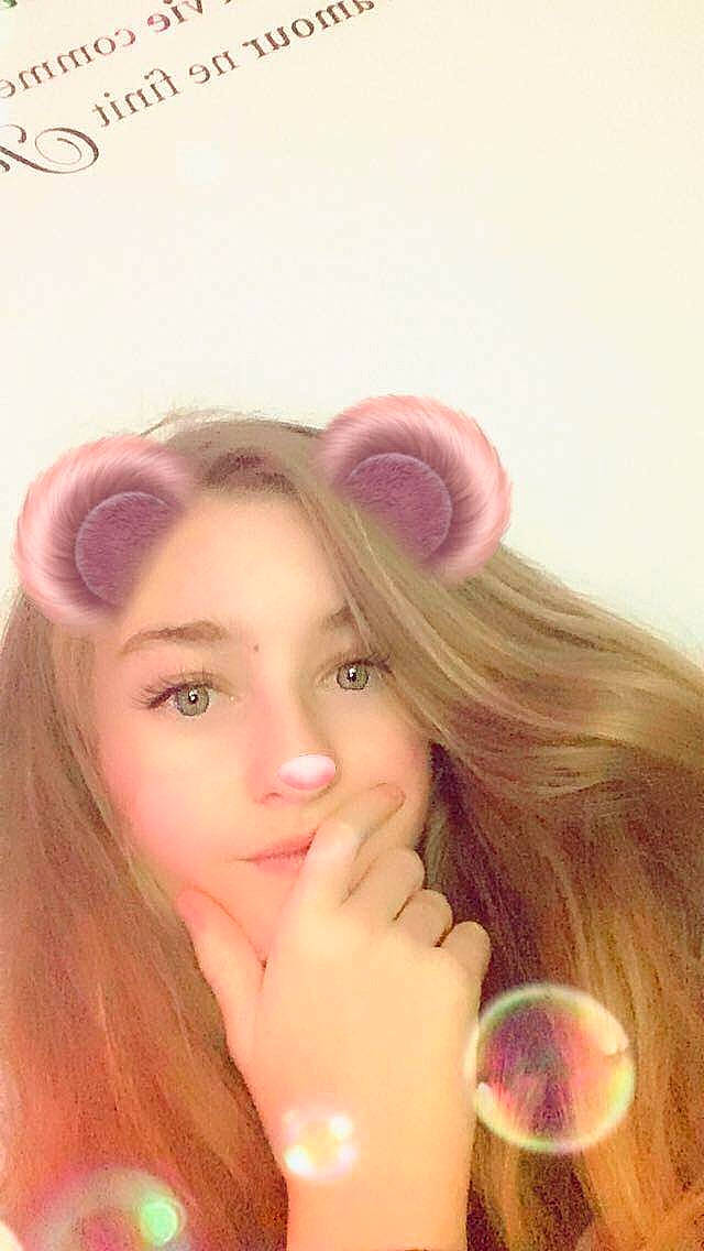 Aline participe au concours pour gagner de l'argent avec cette photo : beauty, blond, brown_hair, cheek, close_up, ear, eyebrow, eyelash, forehead, girl, hair_coloring, human_hair_color, lip, long_hair, nose, person