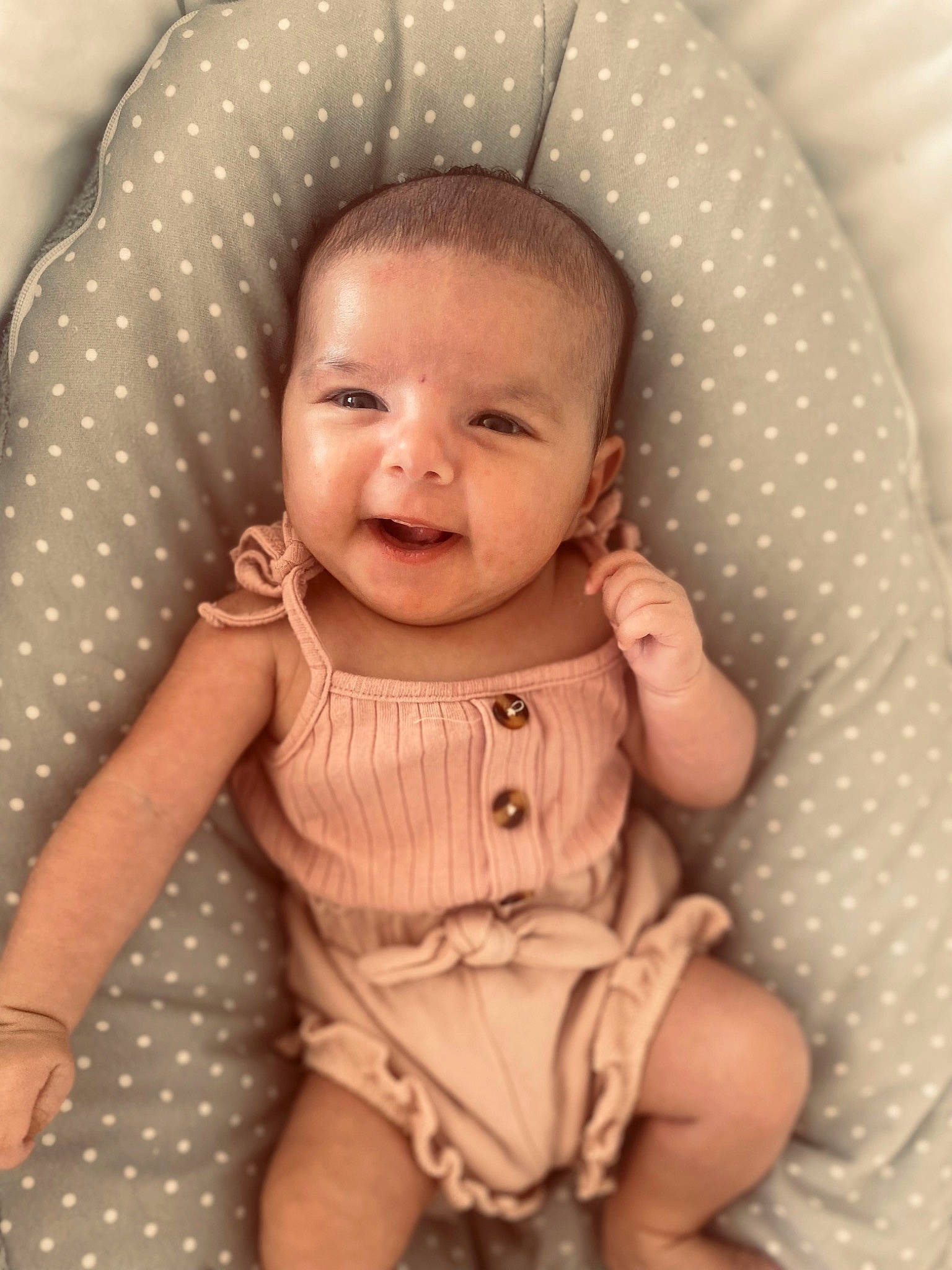 Iris participe au concours pour gagner de l'argent avec cette photo : arm, baby, baby_toddler_clothing, cheek, chin, comfort, dress, eyebrow, hair, hand, human_body, iris, lip, mouth, nose, person, product, skin, sleeve, smile