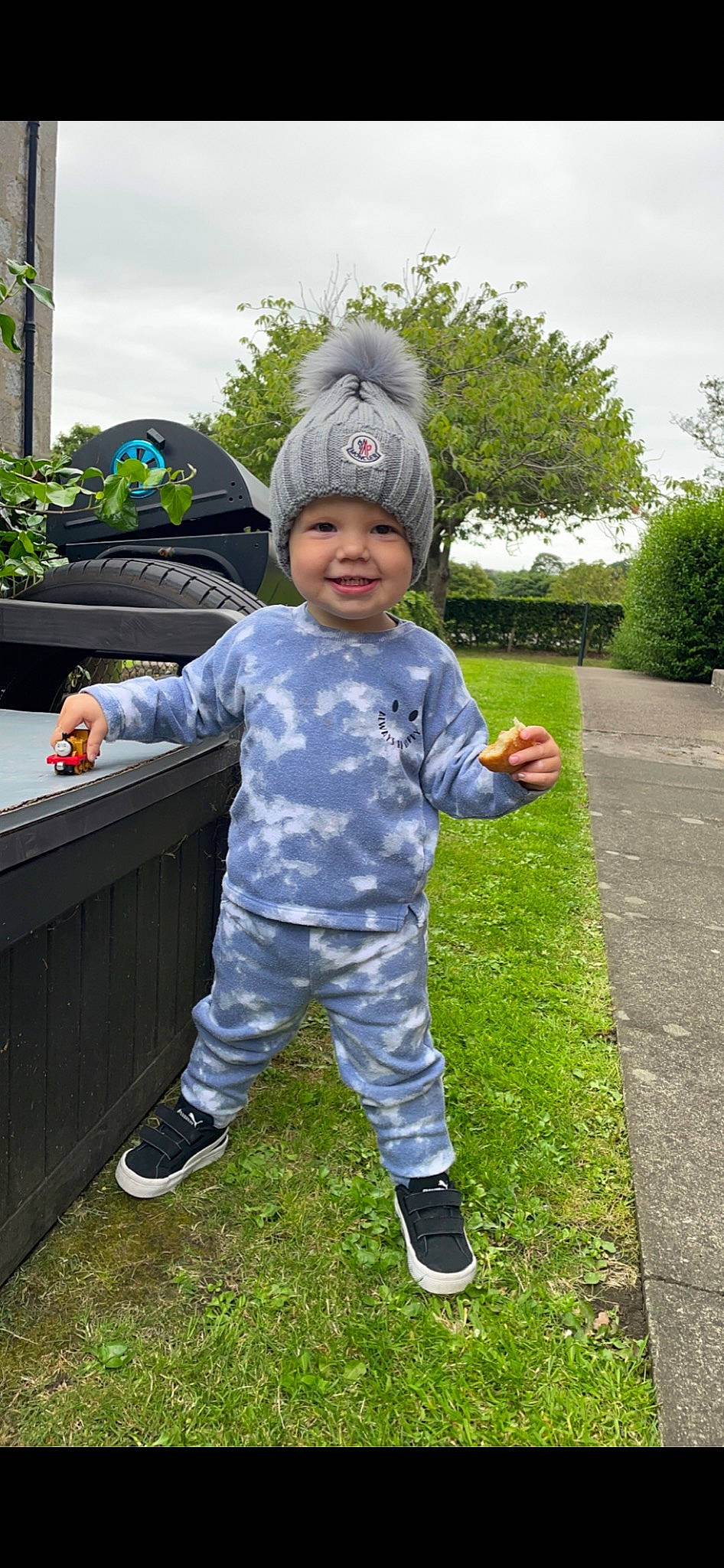 Linkin is registered to the contest to win money with this photo: asphalt, baby_toddler_clothing, child, cloud, electric_blue, fun, grass, happy, headwear, joy, lawn, leisure, people_in_nature, person, personal_protective_equipment, plant, public_space, recreation, sky, smile