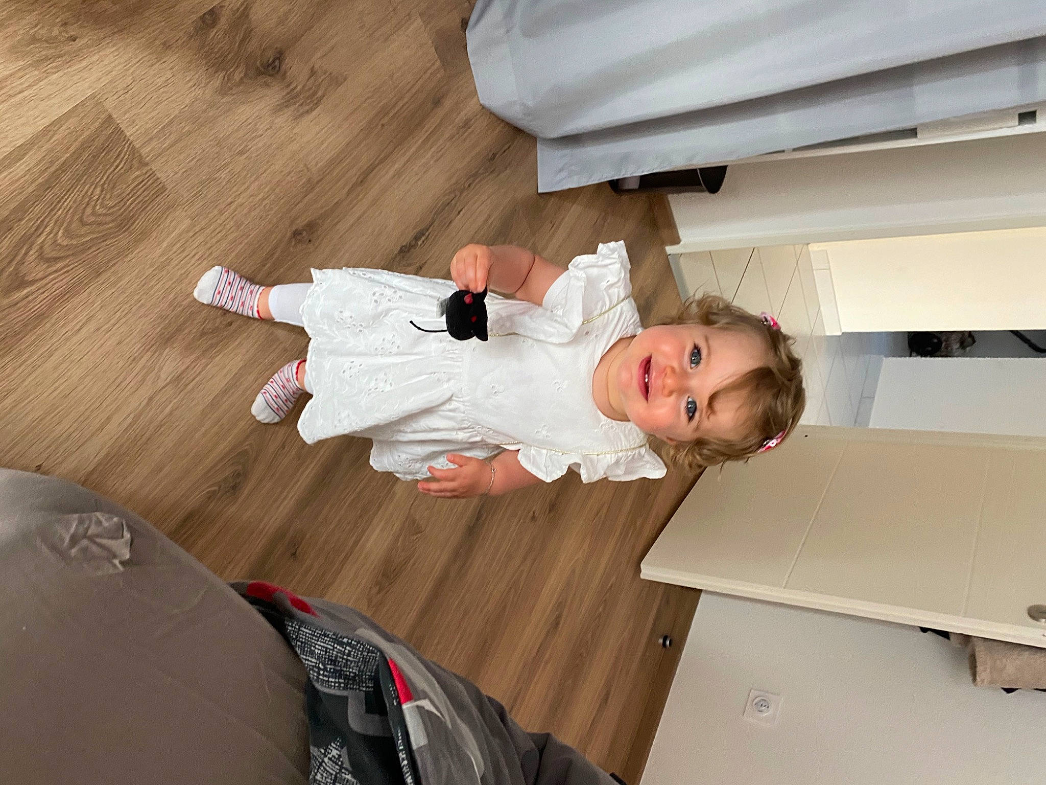 Olivia a rejoint le concours — aidez-le/la à gagner de superbes lots ! baby, child, floor, flooring, joy, person