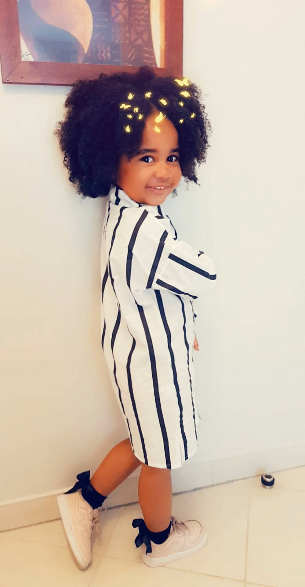 Chloé a rejoint le concours — aidez-le/la à gagner de superbes lots ! afro, black, black_hair, child, clothing, doll, dress, fashion_design, hair, hairstyle, joint, joy, knee, lace_wig, person, shoe, shoulder, sleeve, standing, toy