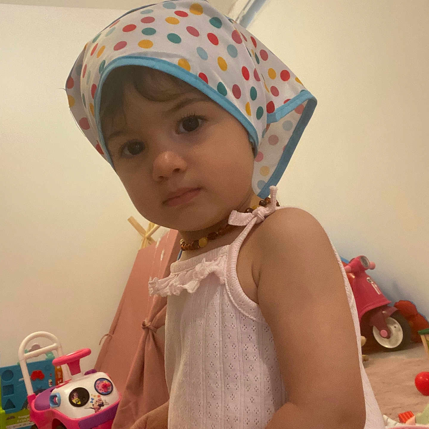 Lavinia participe au concours pour gagner de l'argent avec cette photo : baby, bodypart, bonnet, cap, clothing, doctor, face, happy, hat, head, machine, nurse, person, photography, portrait, shoulder, sitting, sleeve, smile, wheel