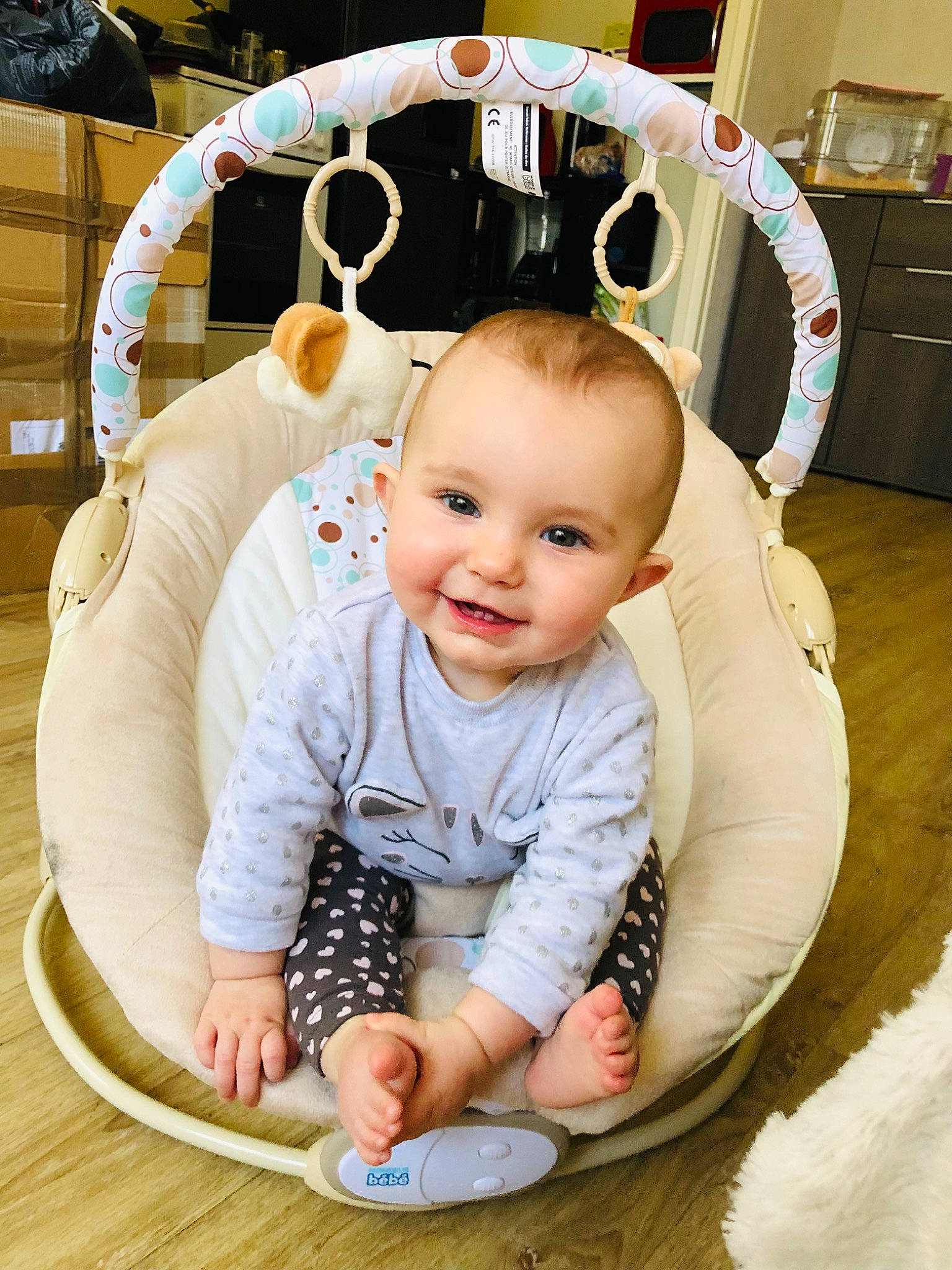 Djulia participe au concours pour gagner de l'argent avec cette photo : baby, baby_toddler_clothing, beauty, child, comfort, eyelash, flooring, fun, happy, human, joy, mammal, people, person, product, skin, sleeve, smile, snapshot, t_shirt