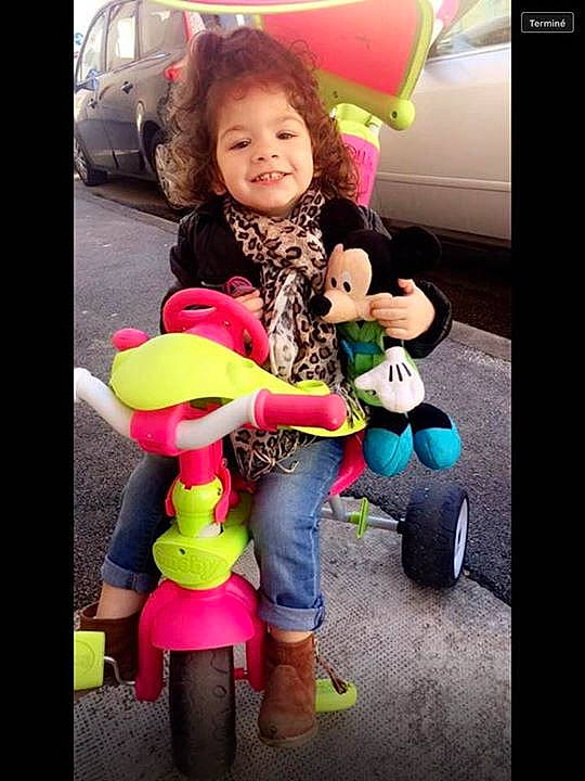 Sheyila participe au concours pour gagner de l'argent avec cette photo : child, joy, play, toddler, toy