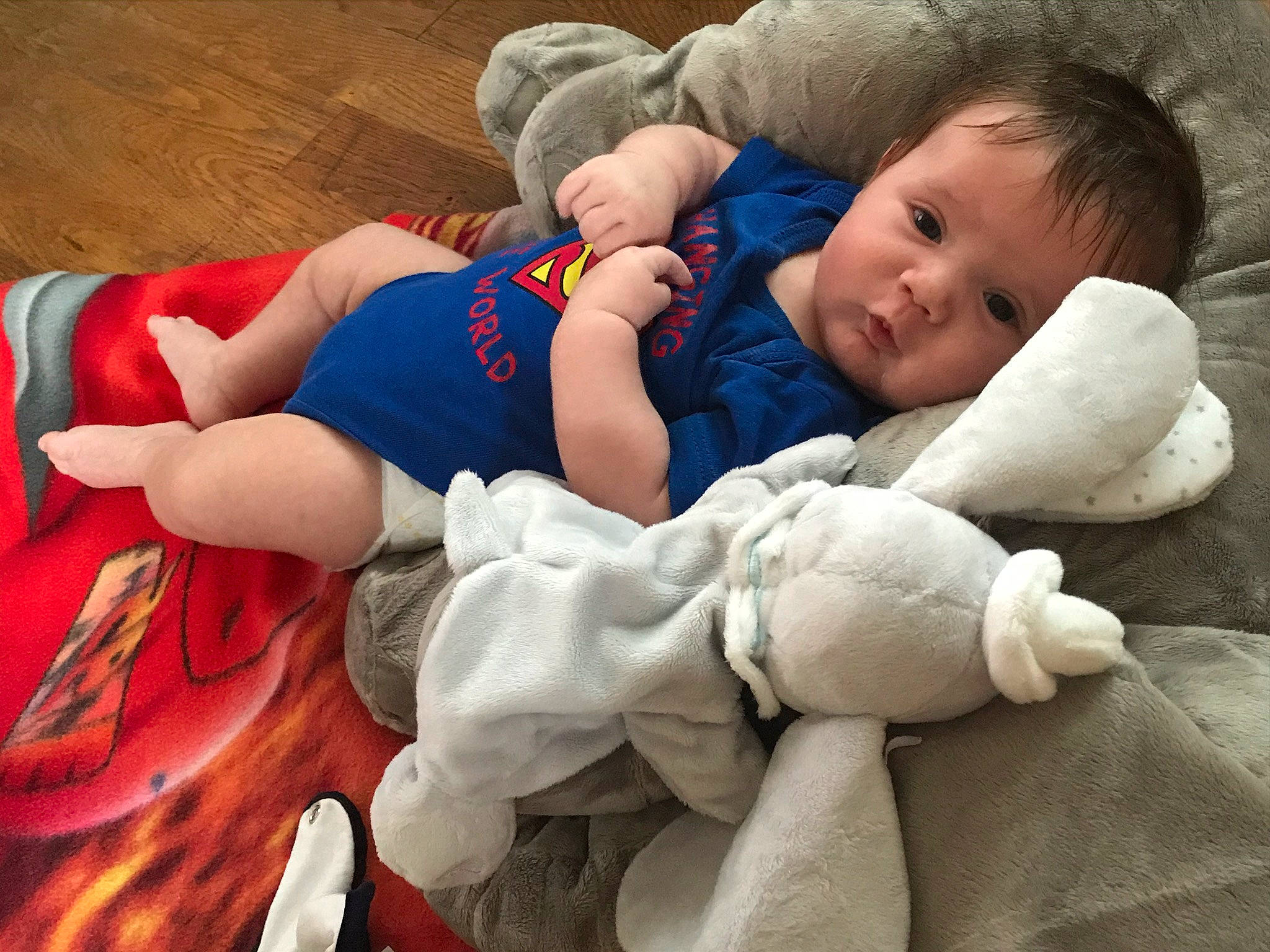 Santiago a rejoint le concours — aidez-le/la à gagner de superbes lots ! arm, baby, baby_sleeping, birth, child, hand, nap, person, sleep, stuffed_toy, toddler