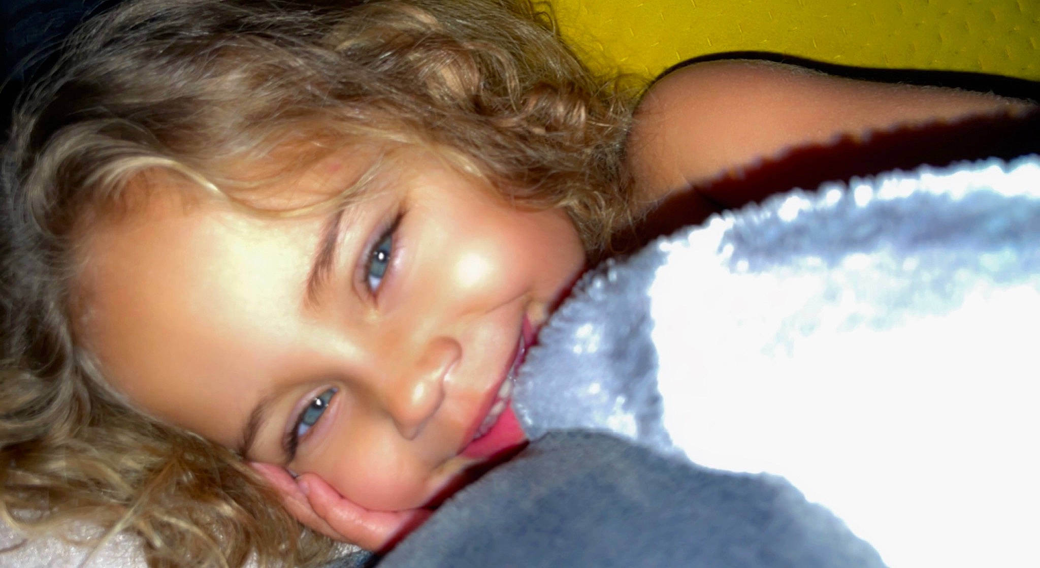 Alaya is registered to the contest to win money with this photo: black_hair, cheek, cloud, ear, eyebrow, eyelash, finger, flash_photography, gesture, happy, human_body, iris, jaw, joy, lip, mouth, neck, nose, person, skin