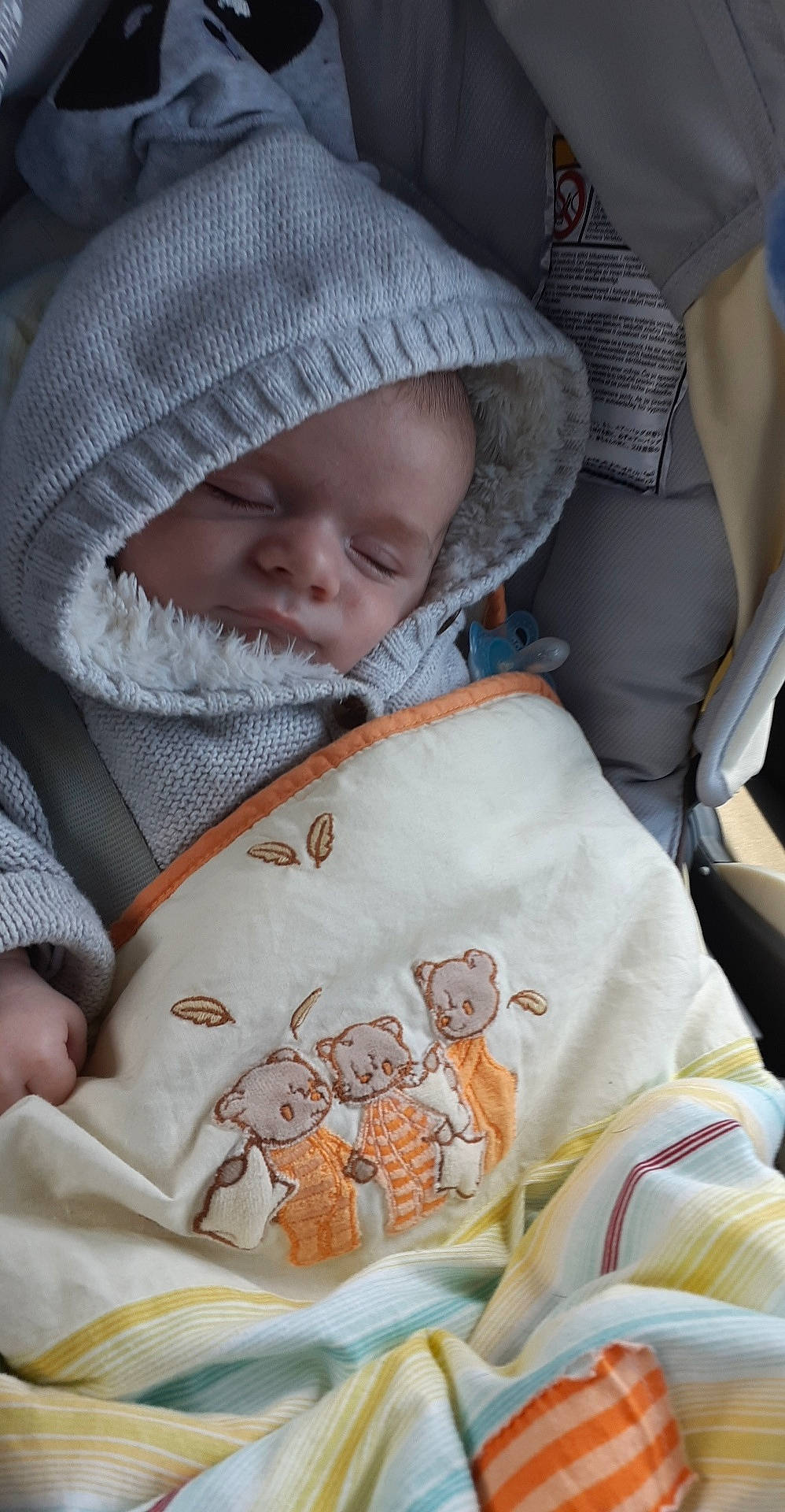 Gabin participe au concours pour gagner de l'argent avec cette photo : baby, baby_products, child, person, sleep, toddler