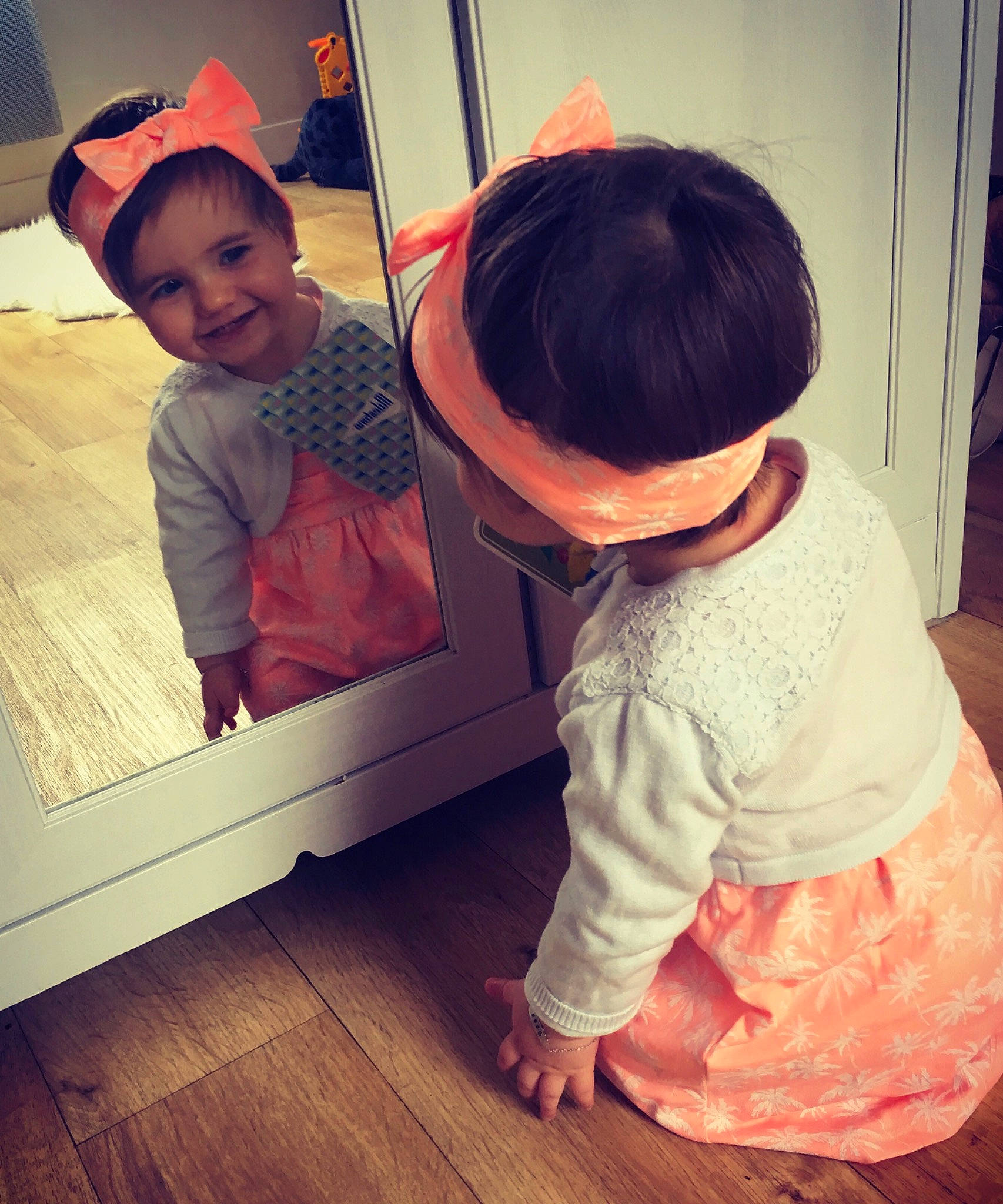 Tess participe au concours pour gagner de l'argent avec cette photo : baby, beauty, cheek, child, cool, daughter, floor, flooring, happy, joy, leg, person, pink, play, skin, smile, snapshot, square, standing, t_shirt