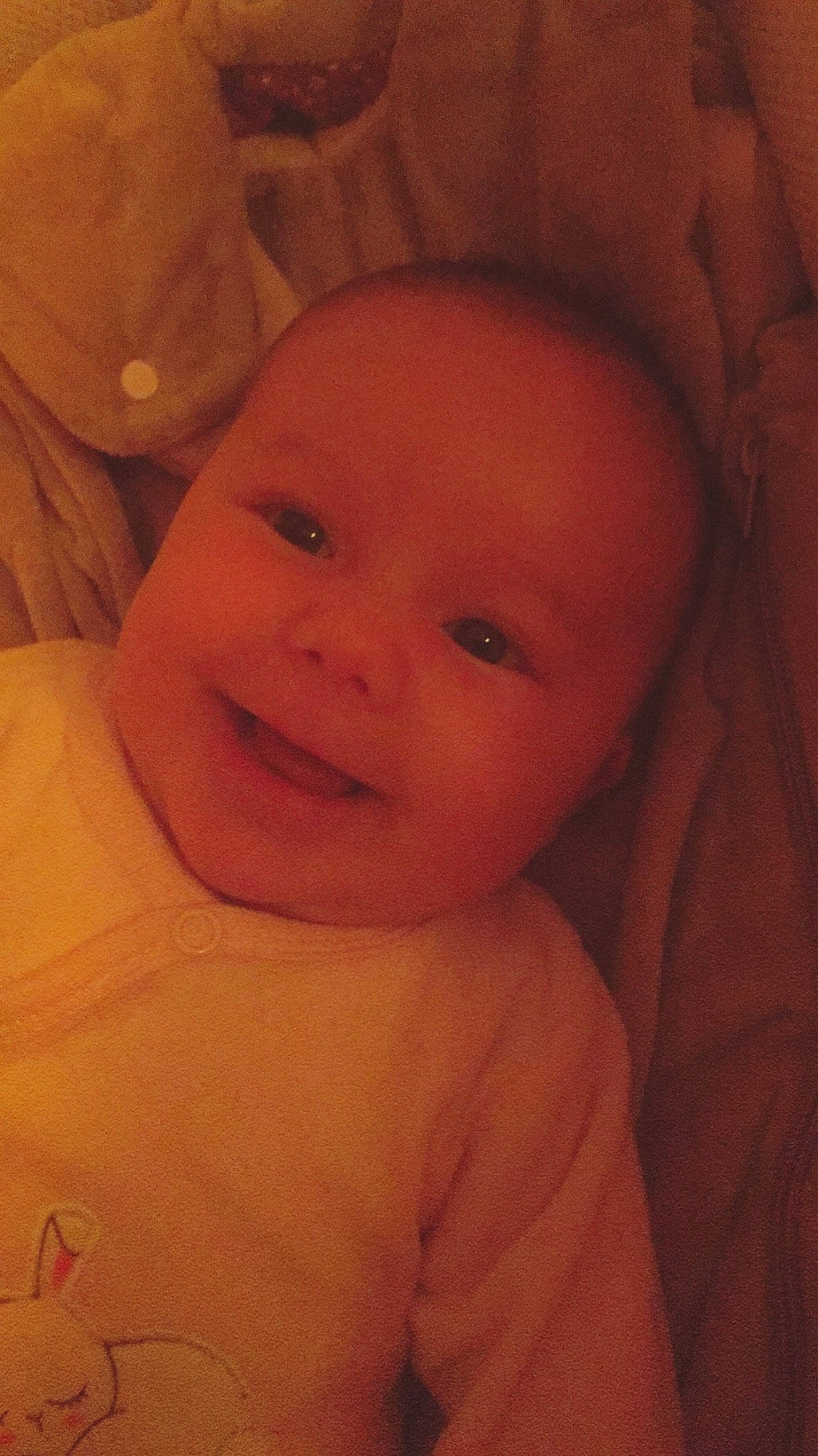 Julya participe au concours pour gagner de l'argent avec cette photo : cheek, child, chin, close_up, eye, eyebrow, face, forehead, girl, head, infant, iris, joy, lip, mouth, nose, person, skin, smile, toddler