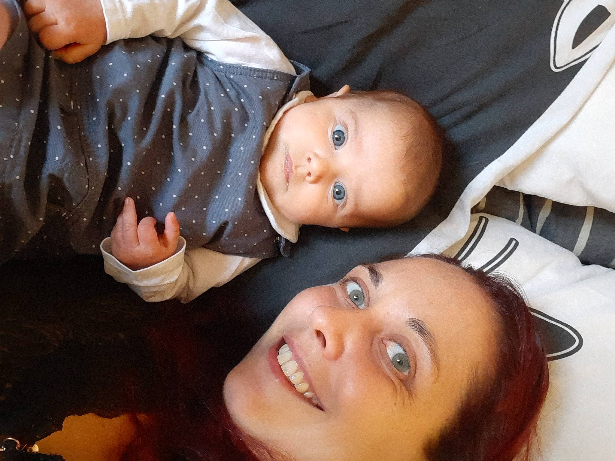 Thalya a rejoint le concours — aidez-le/la à gagner de superbes lots ! baby, baby_toddler_clothing, cheek, child, chin, eyebrow, eyelash, flash_photography, fun, happy, iris, joy, lip, mouth, nose, people, person, portrait_photography, skin, smile