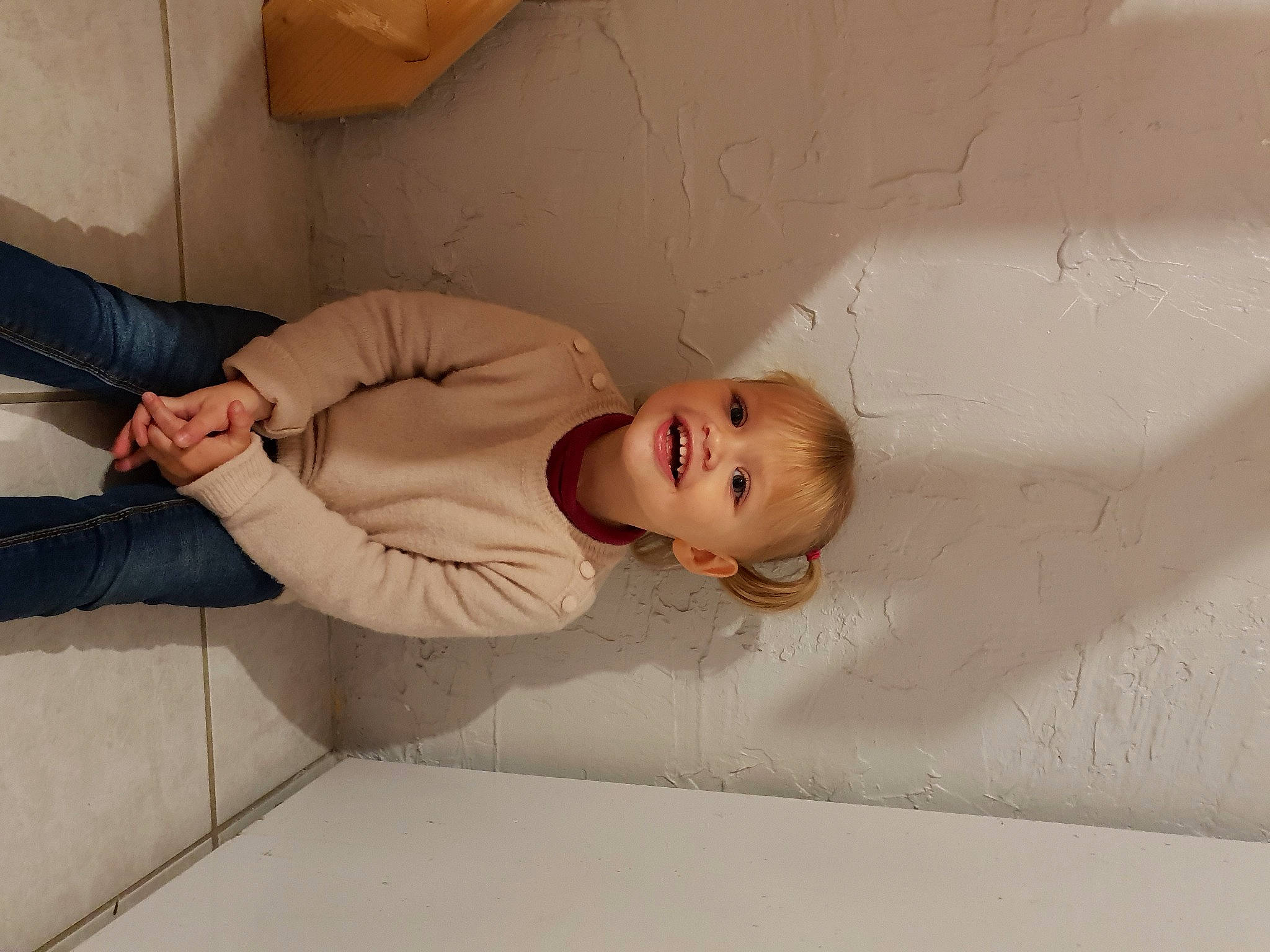 Léyna participe au concours pour gagner de l'argent avec cette photo : child, comfort, joy, person