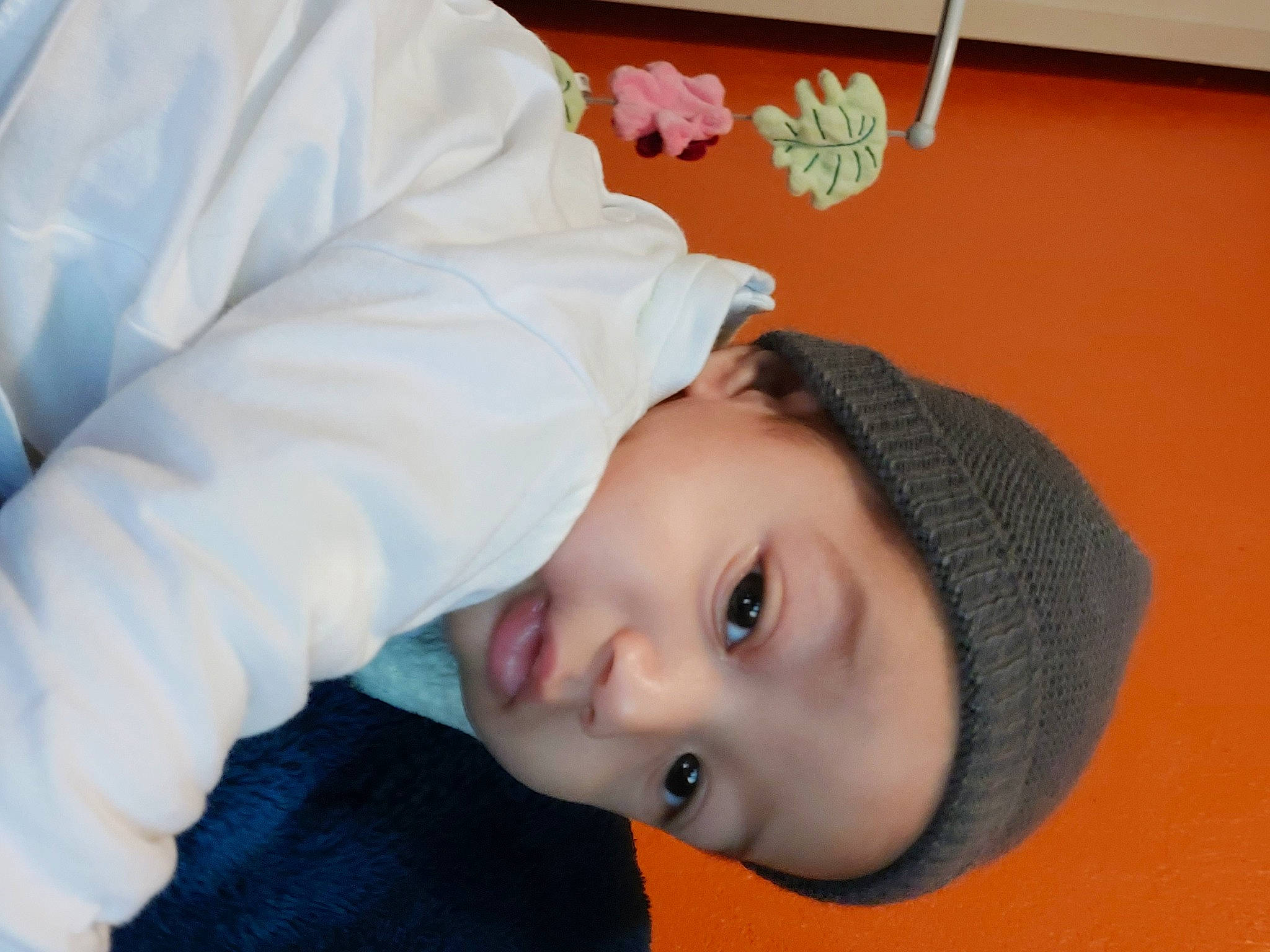 Yoni participe au concours pour gagner de l'argent avec cette photo : cap, cheek, child, comfort, eye, eyebrow, eyelash, face, fashion_accessory, happy, hat, headgear, lip, nose, organ, person, skin, sleeve, smile, toddler