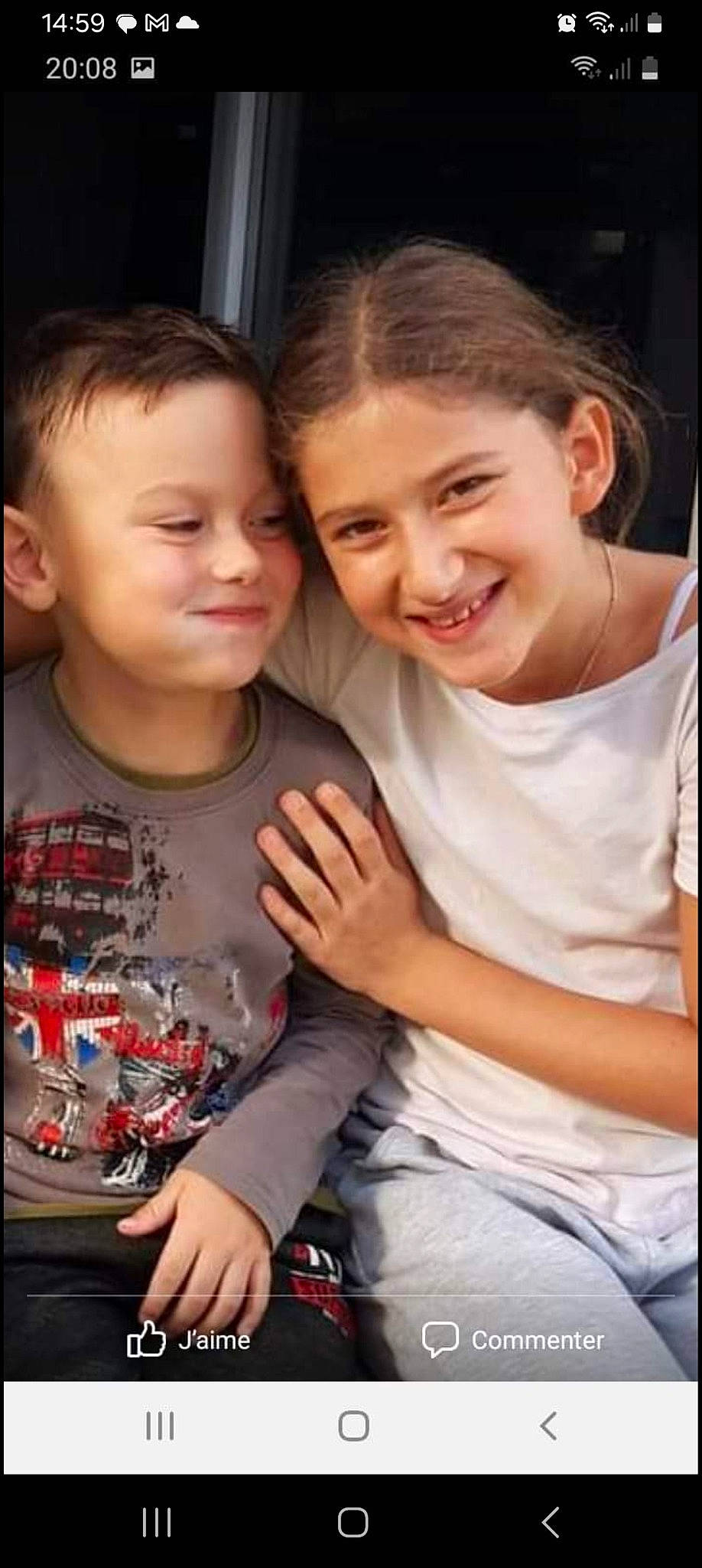 Shanel participe au concours pour gagner de l'argent avec cette photo : cheek, child, event, finger, flash_photography, fun, gesture, grass, happy, iris, joy, laugh, leisure, person, play, recreation, sharing, sitting, smile, t_shirt