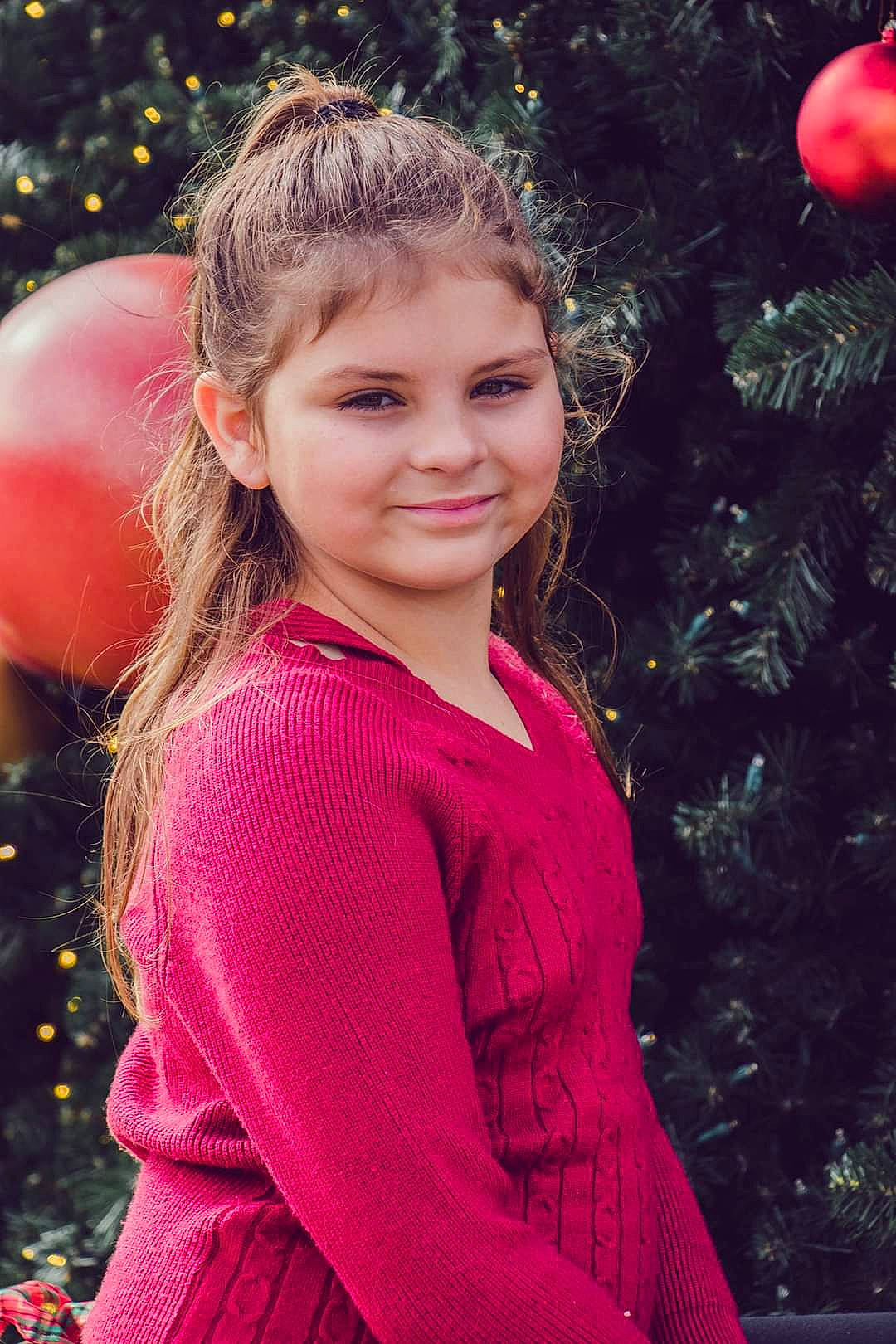 Samantha joined the competition — help win amazing prizes! beauty, christmas_decoration, christmas_ornament, flash_photography, grass, hair, happy, head, human_body, joy, leaf, lip, magenta, people, people_in_nature, person, pink, plant, sleeve, smile