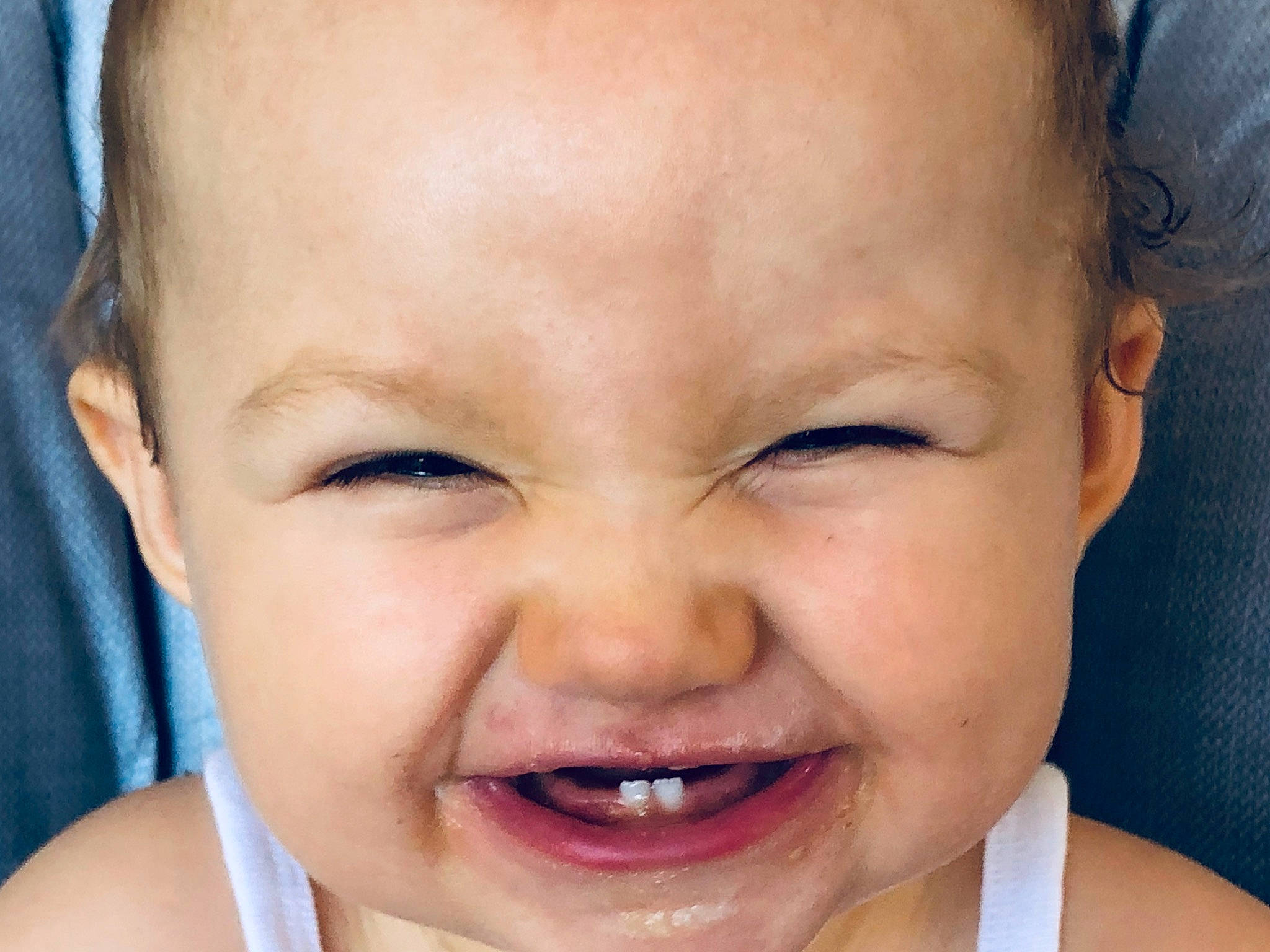 Lilou a rejoint le concours — aidez-le/la à gagner de superbes lots ! baby_making_funny_faces, cheek, child, chin, close_up, ear, eye, eyebrow, face, facial_expression, forehead, head, jaw, lip, mouth, nose, organ, person, skin, smile