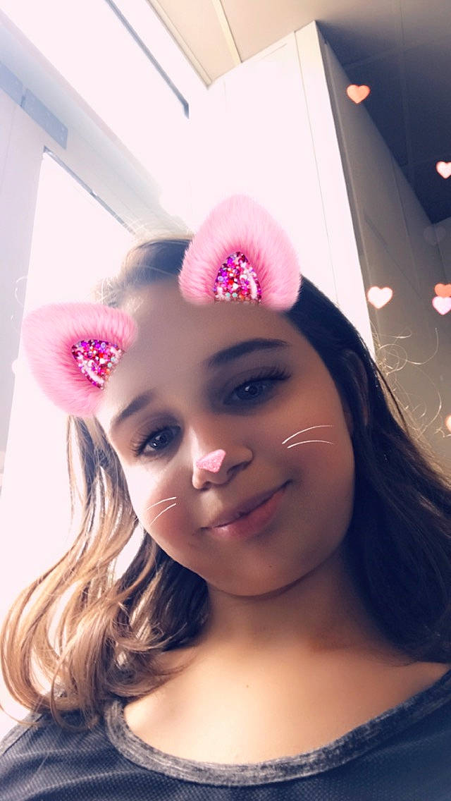 Anais participe au concours pour gagner de l'argent avec cette photo : beauty, cheek, ear, eye, eyebrow, eyelash, face, forehead, hair, hair_accessory, hair_coloring, hairstyle, head, lip, long_hair, nose, person, pink, purple, selfie