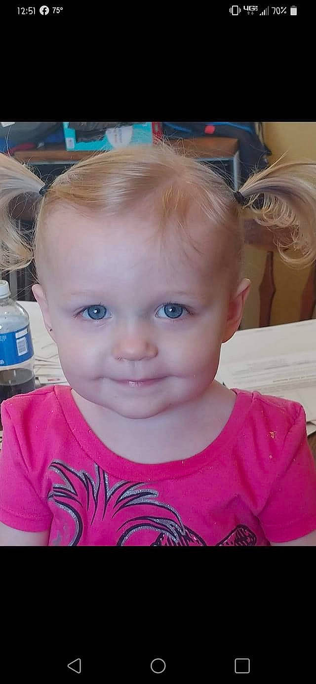 Lilith is registered to the contest to win money with this photo: blond, cheek, child, chin, ear, eye, eyebrow, face, facial_expression, forehead, hair, hairstyle, head, iris, joy, lip, nose, person, pink, skin