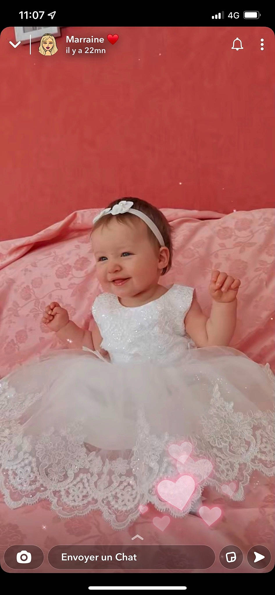 Léna a rejoint le concours — aidez-le/la à gagner de superbes lots ! baby, baby_toddler_clothing, bridal_clothing, clothing, dress, embellishment, face, facial_expression, flash_photography, gown, hairstyle, happy, head, headgear, joy, person, petal, pink, skin, sleeve