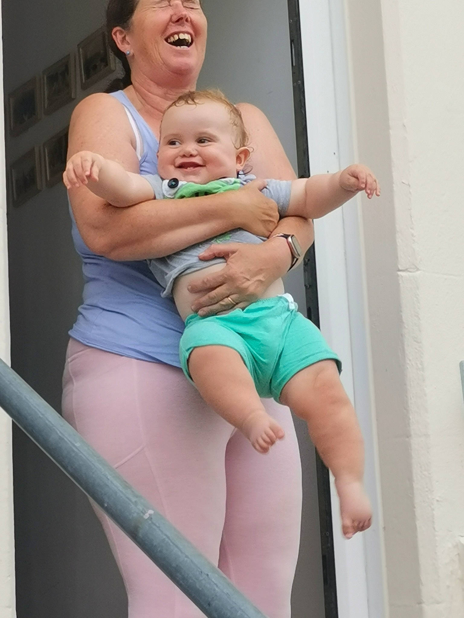 Harrison is registered to the contest to win money with this photo: abdomen, eye, face, finger, hairstyle, hand, happy, head, headwear, human_body, joy, knee, leg, leisure, muscle, person, shorts, shoulder, skin, smile