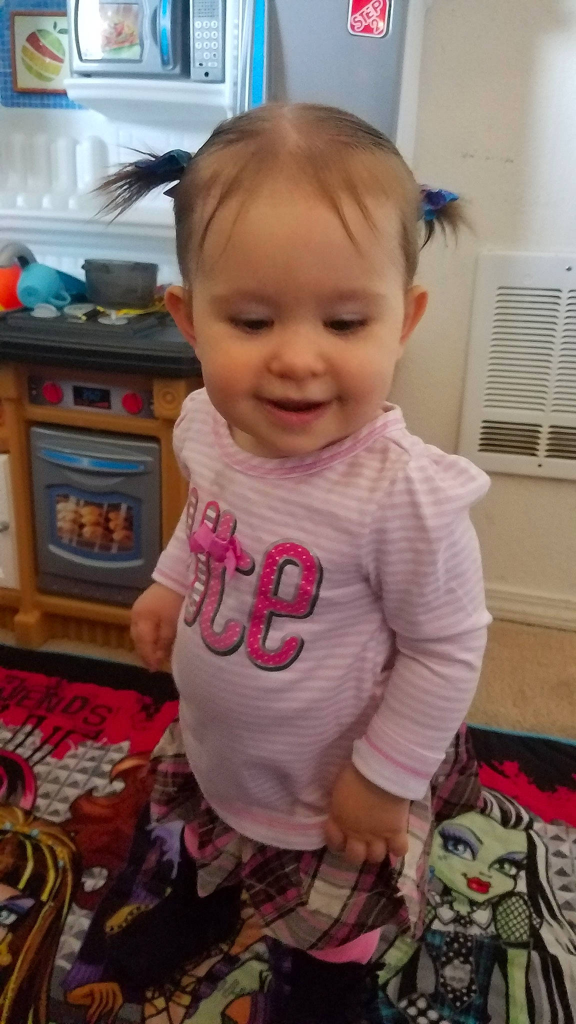 Zoyee is registered to the contest to win money with this photo: baby, baby_toddler_clothing, cheek, child, cool, face, facial_expression, head, joy, person, play, skin, sleeve, smile, t_shirt, toddler